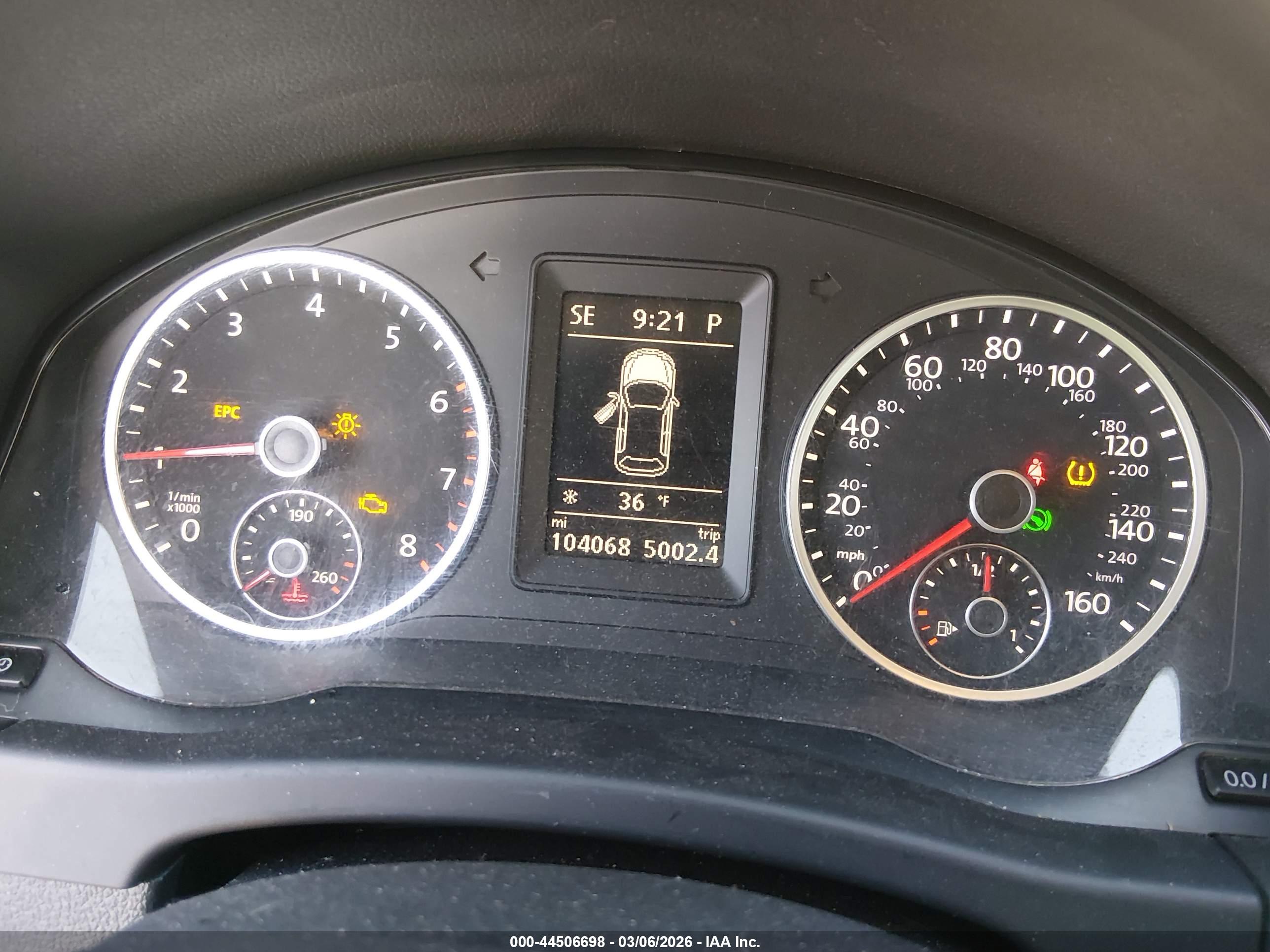 VOLKSWAGEN TIGUAN image 7