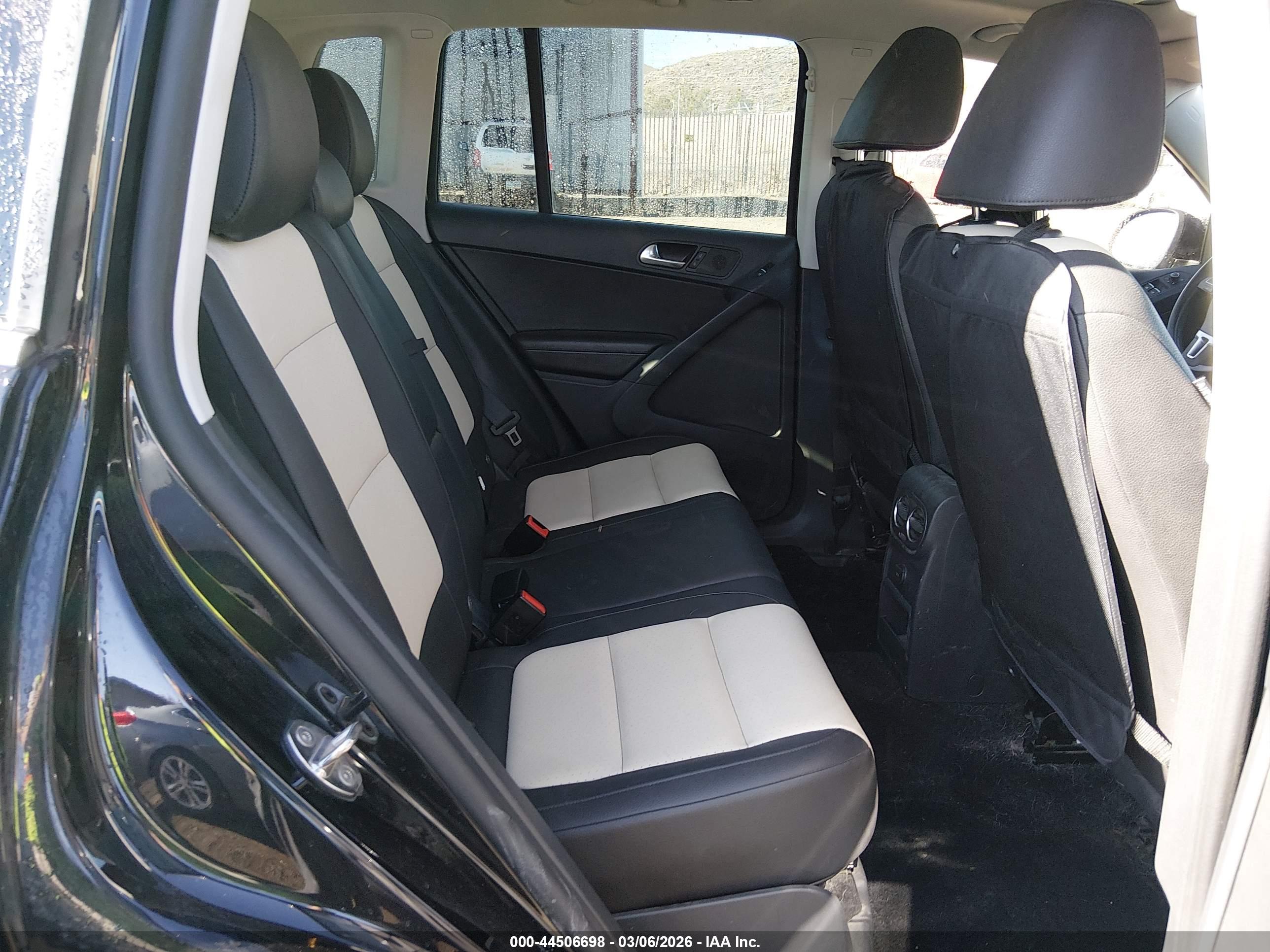 VOLKSWAGEN TIGUAN image 8