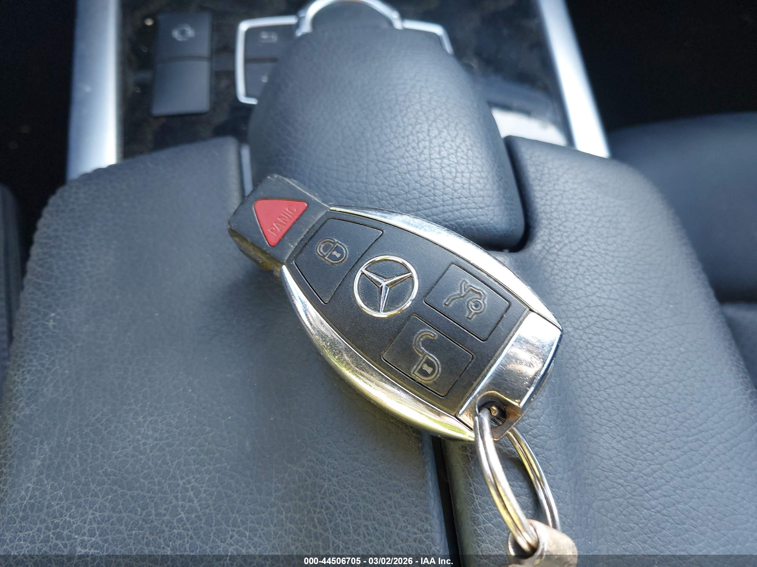 MERCEDES-BENZ E image 11