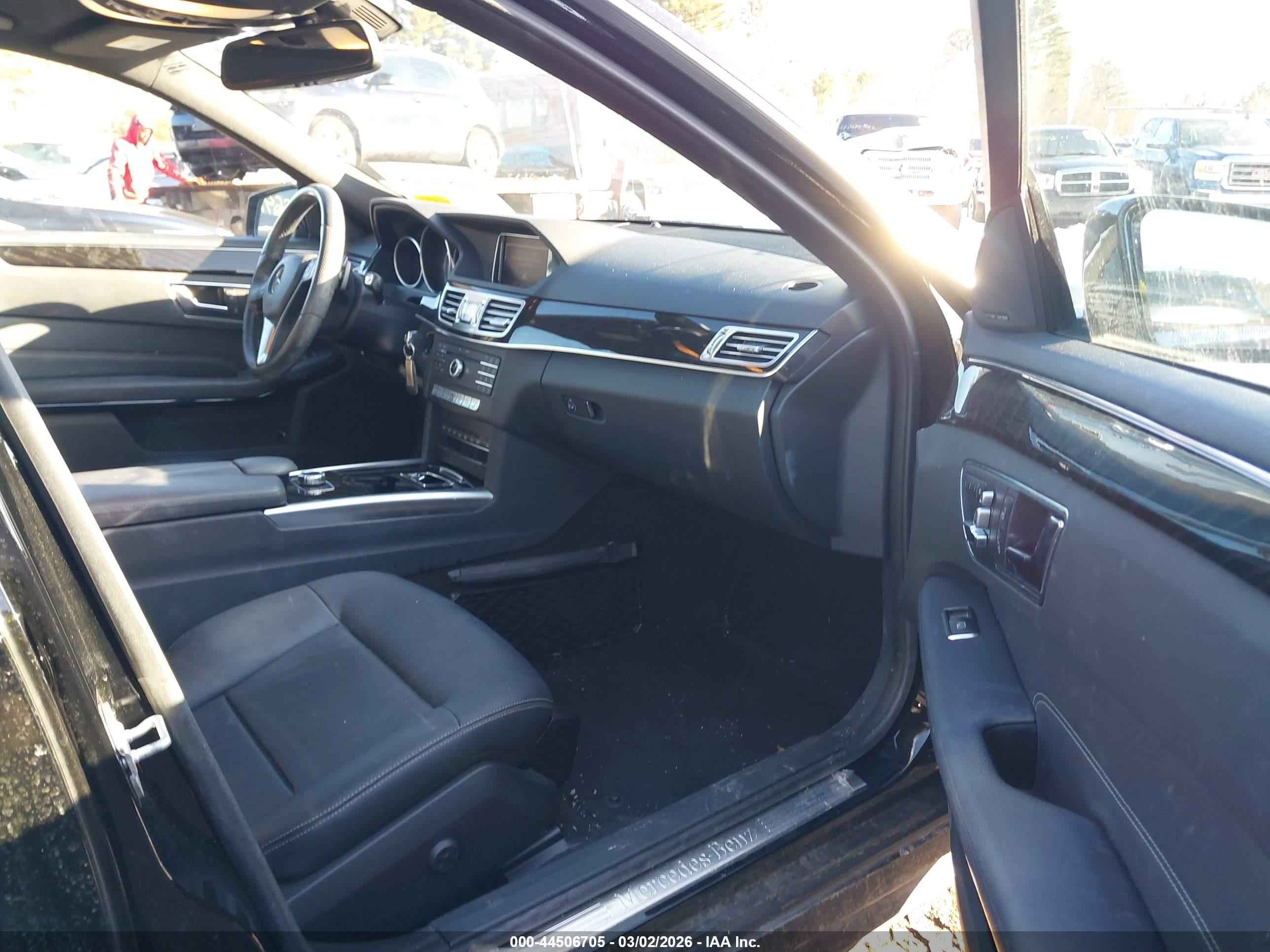 MERCEDES-BENZ E image 5