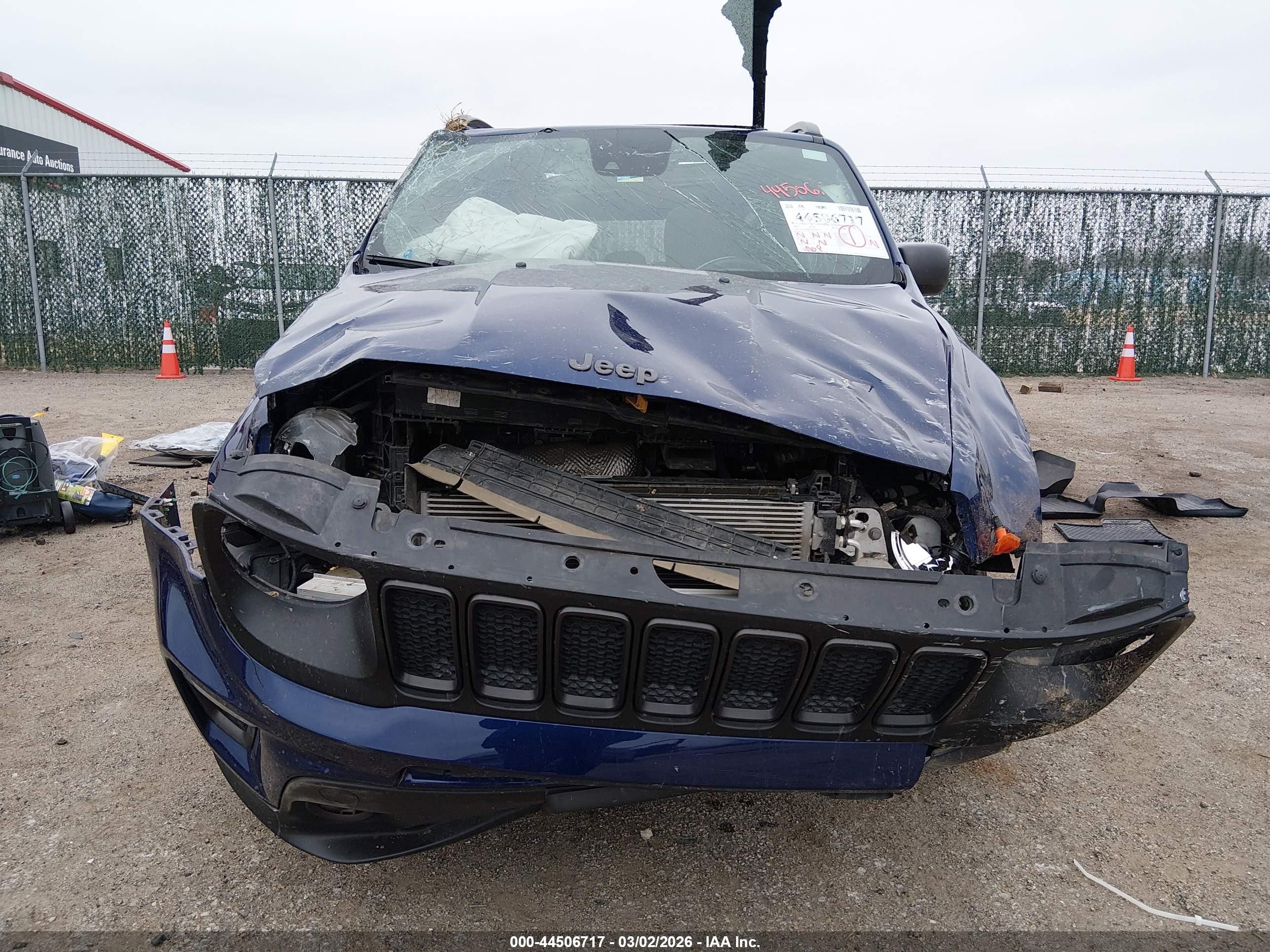 JEEP RENEGADE image 6