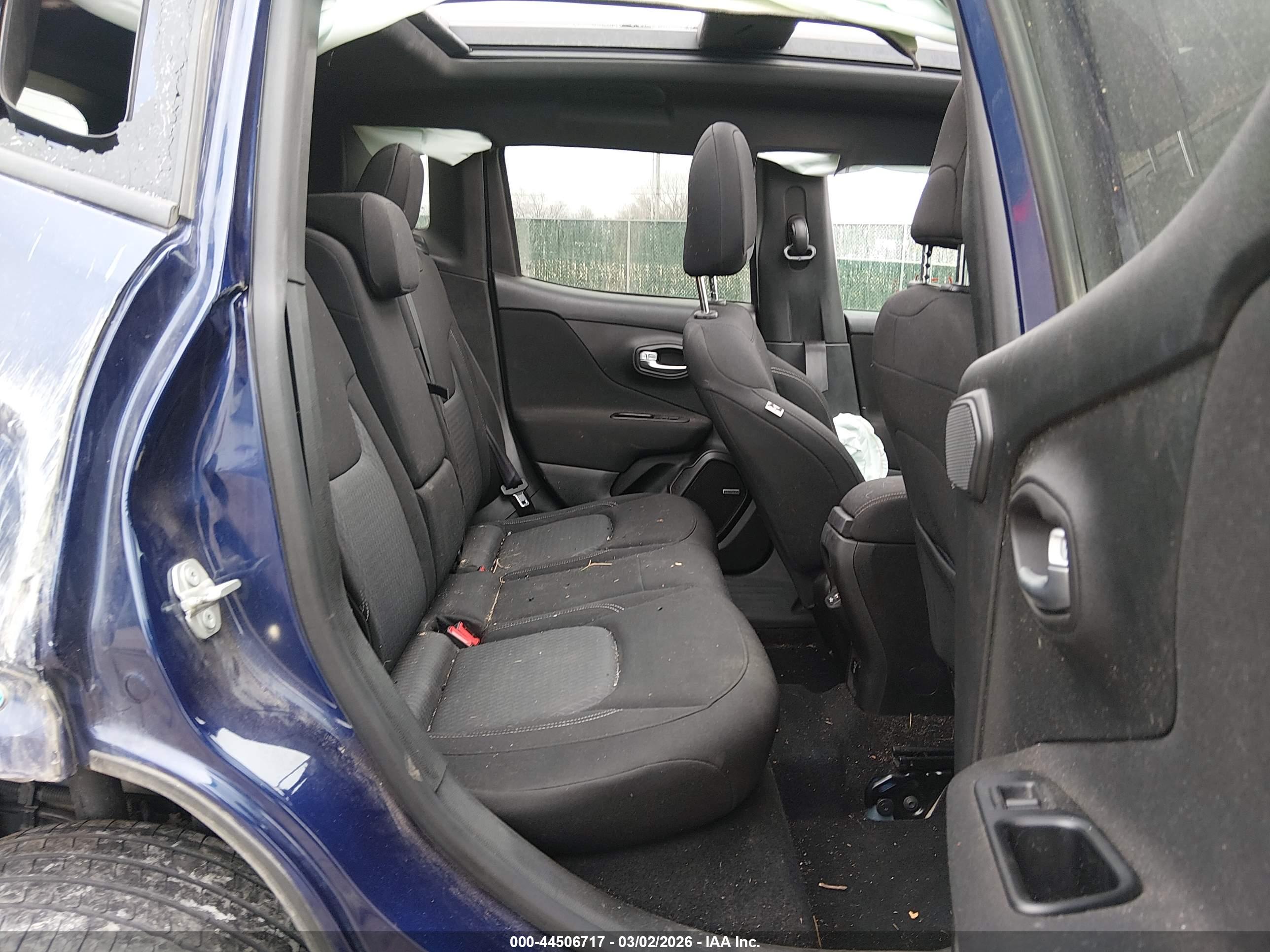 JEEP RENEGADE image 8
