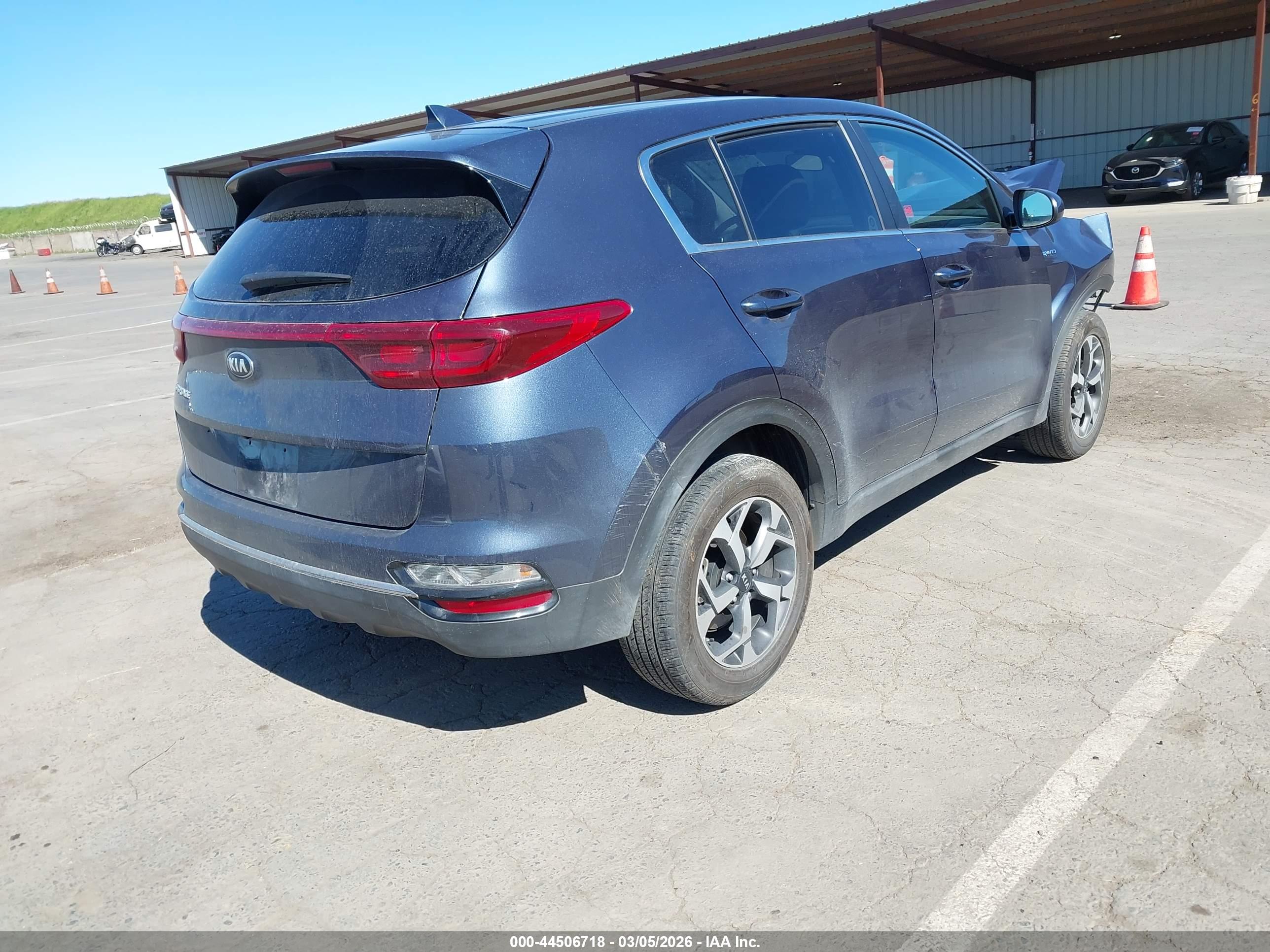 KIA SPORTAGE image 4