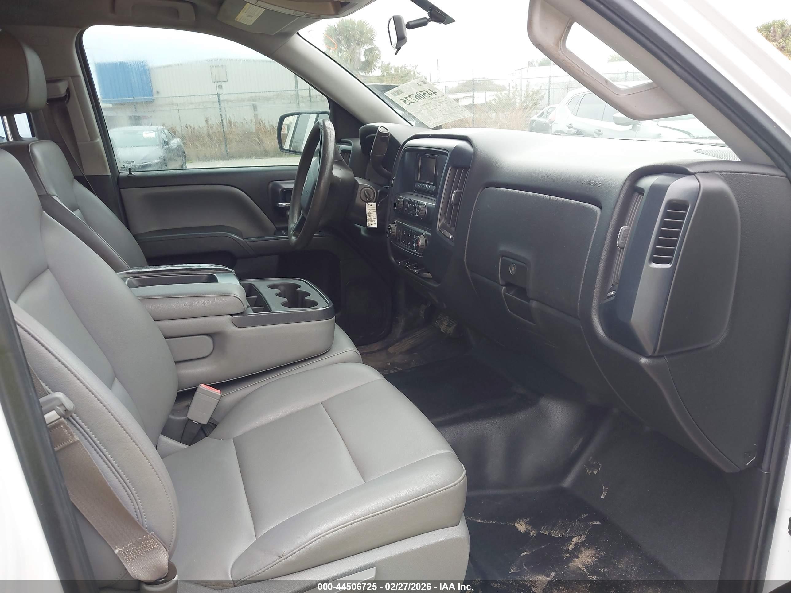 CHEVROLET SILVERADO image 5