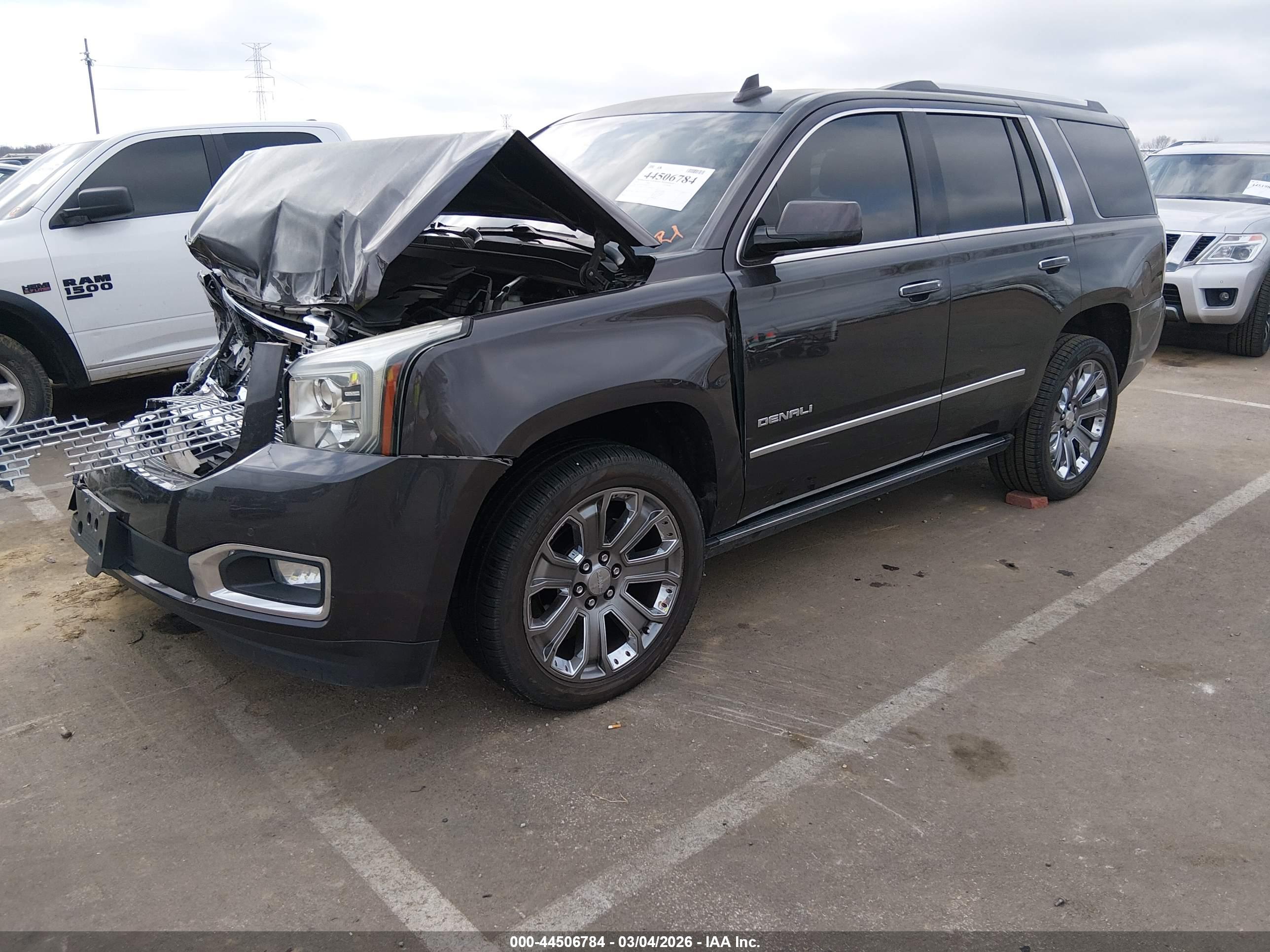 GMC YUKON image 2