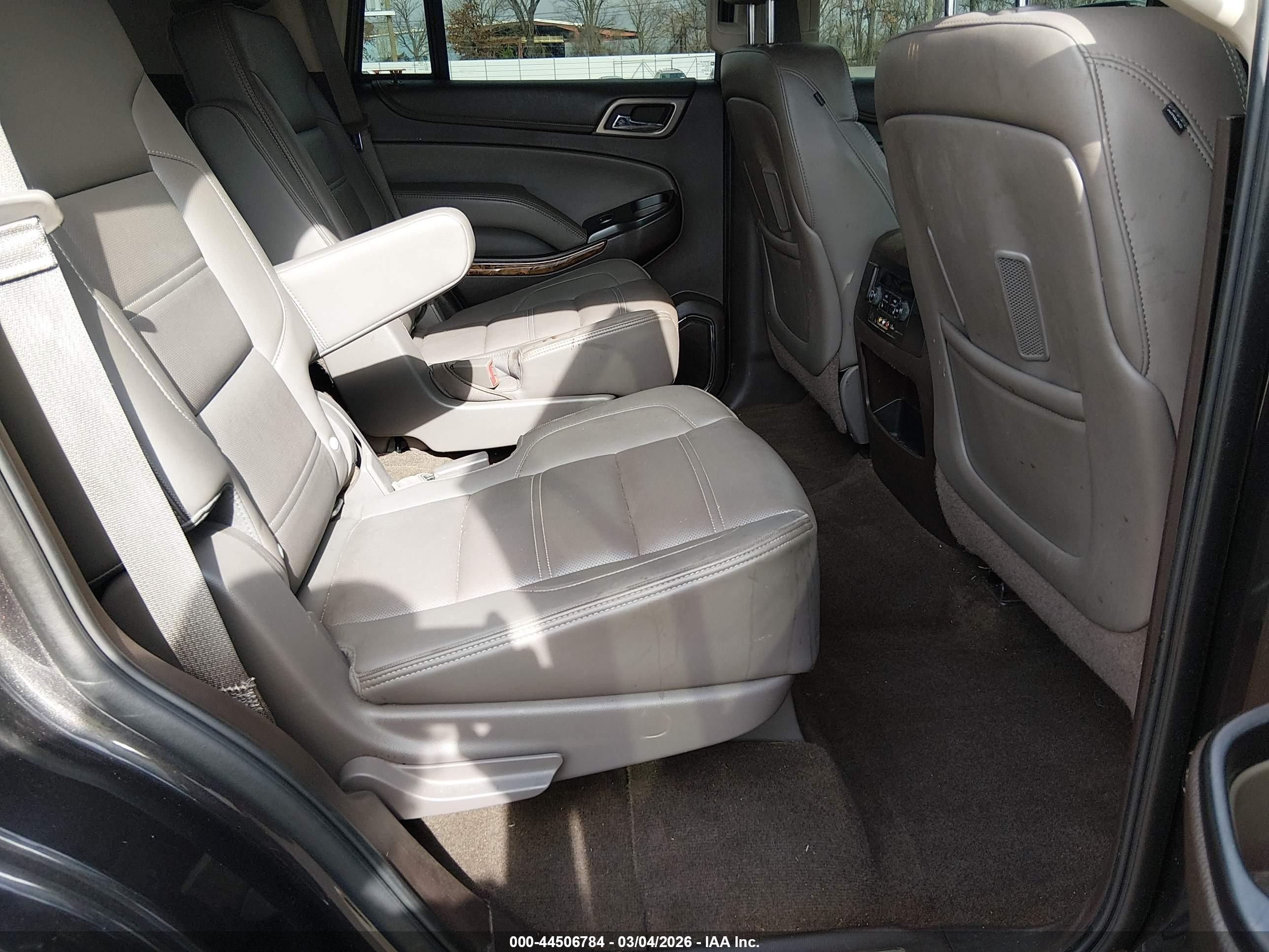 GMC YUKON image 8