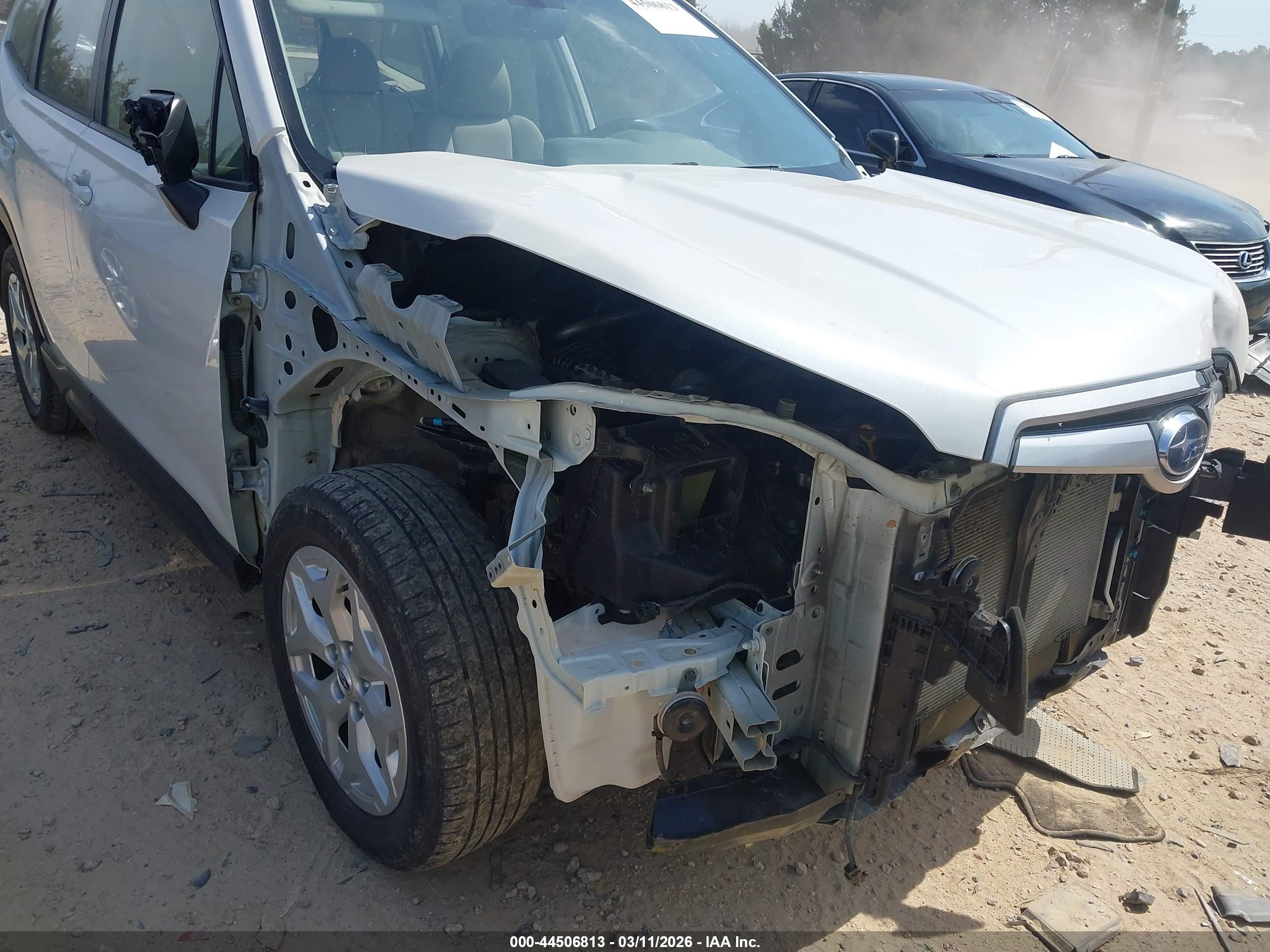 SUBARU FORESTER image 6
