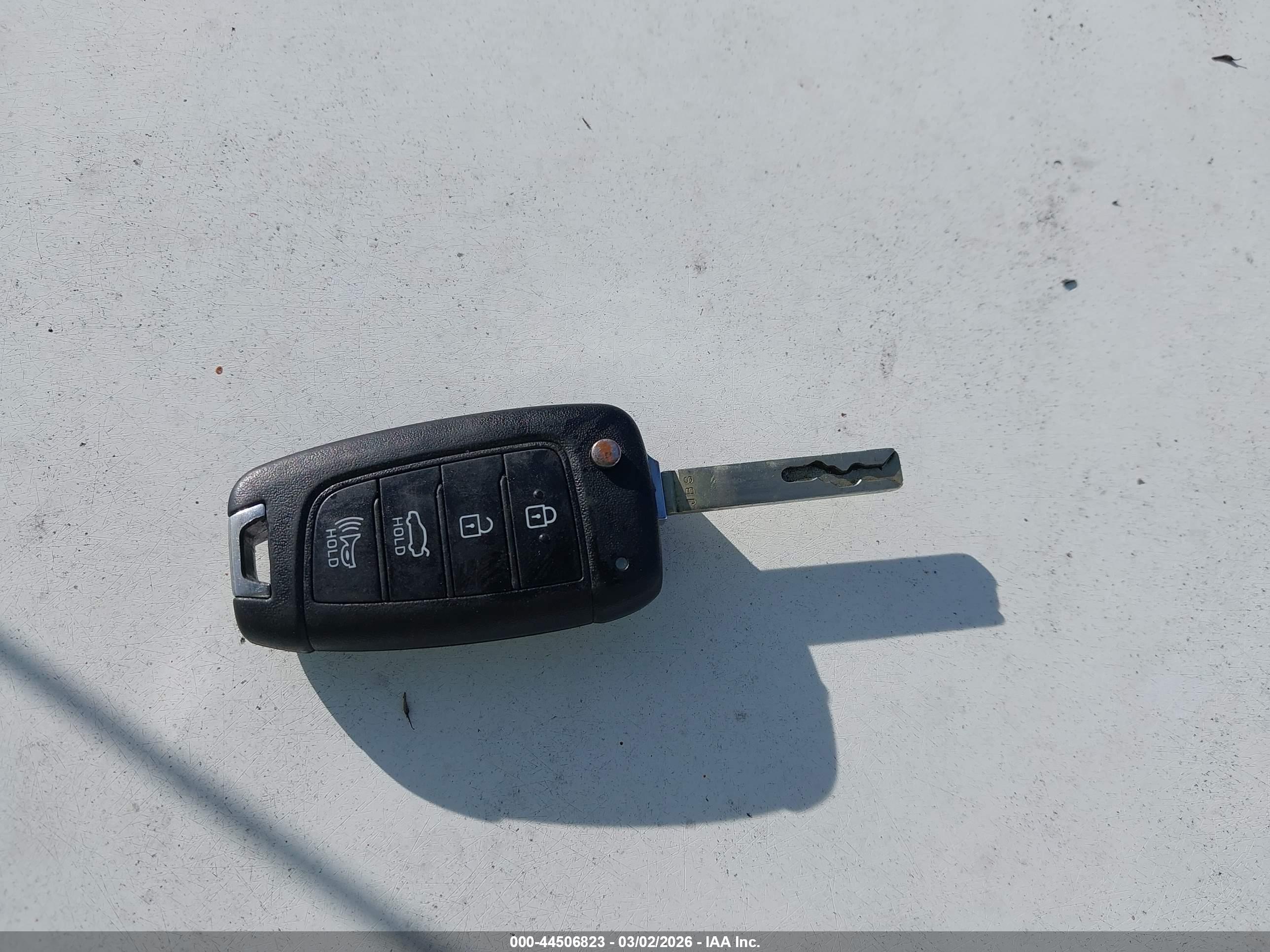 HYUNDAI ELANTRA image 11