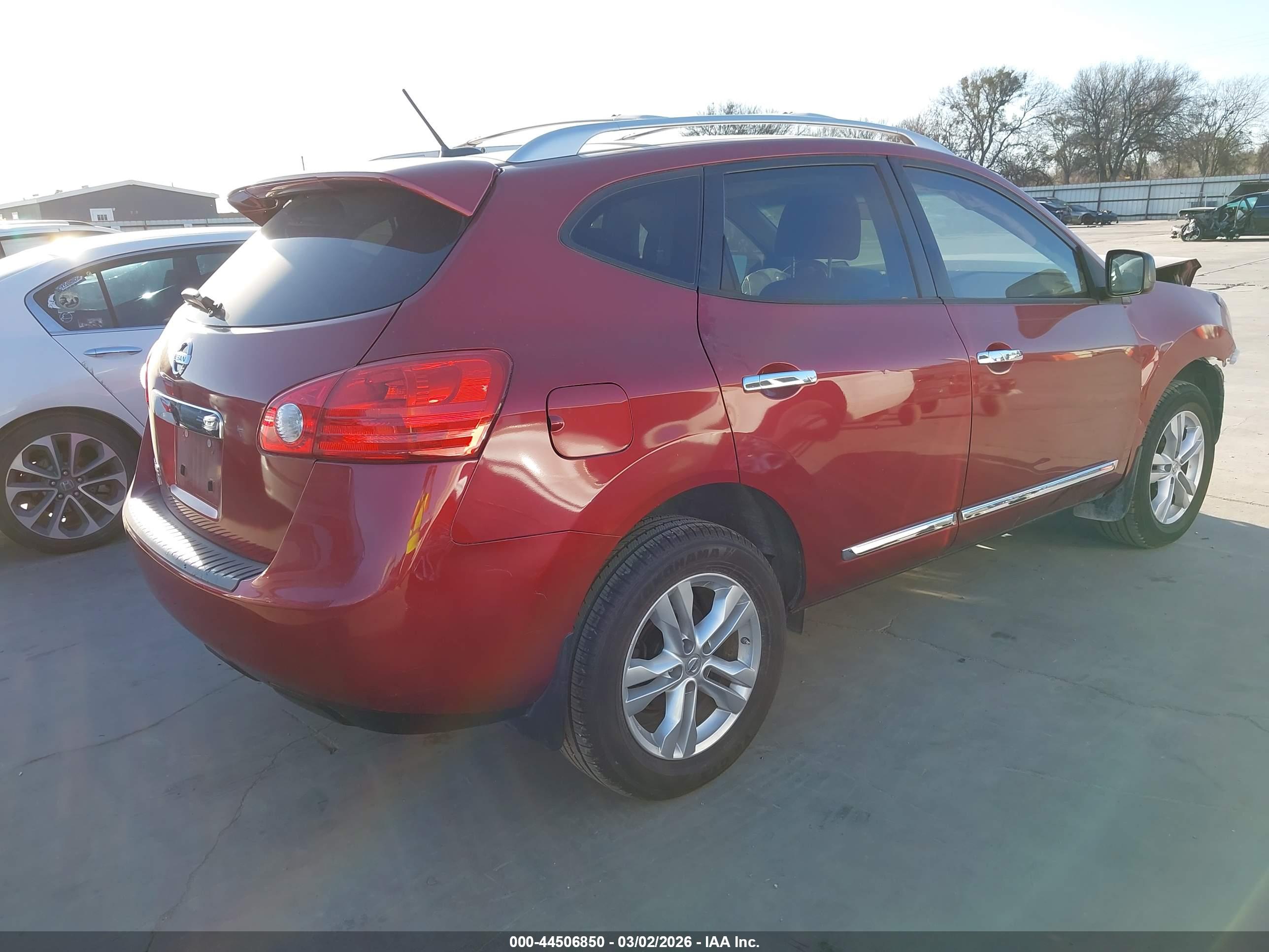 NISSAN ROGUE image 4