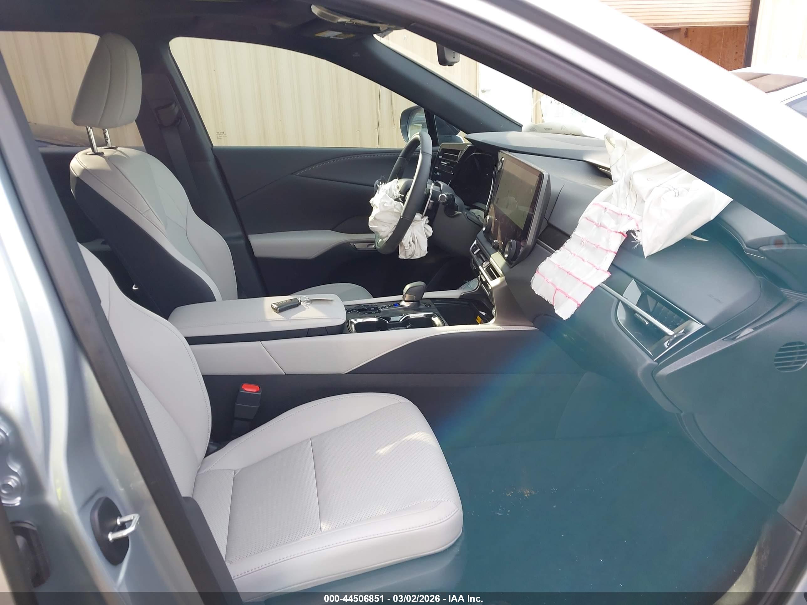 LEXUS RX image 5