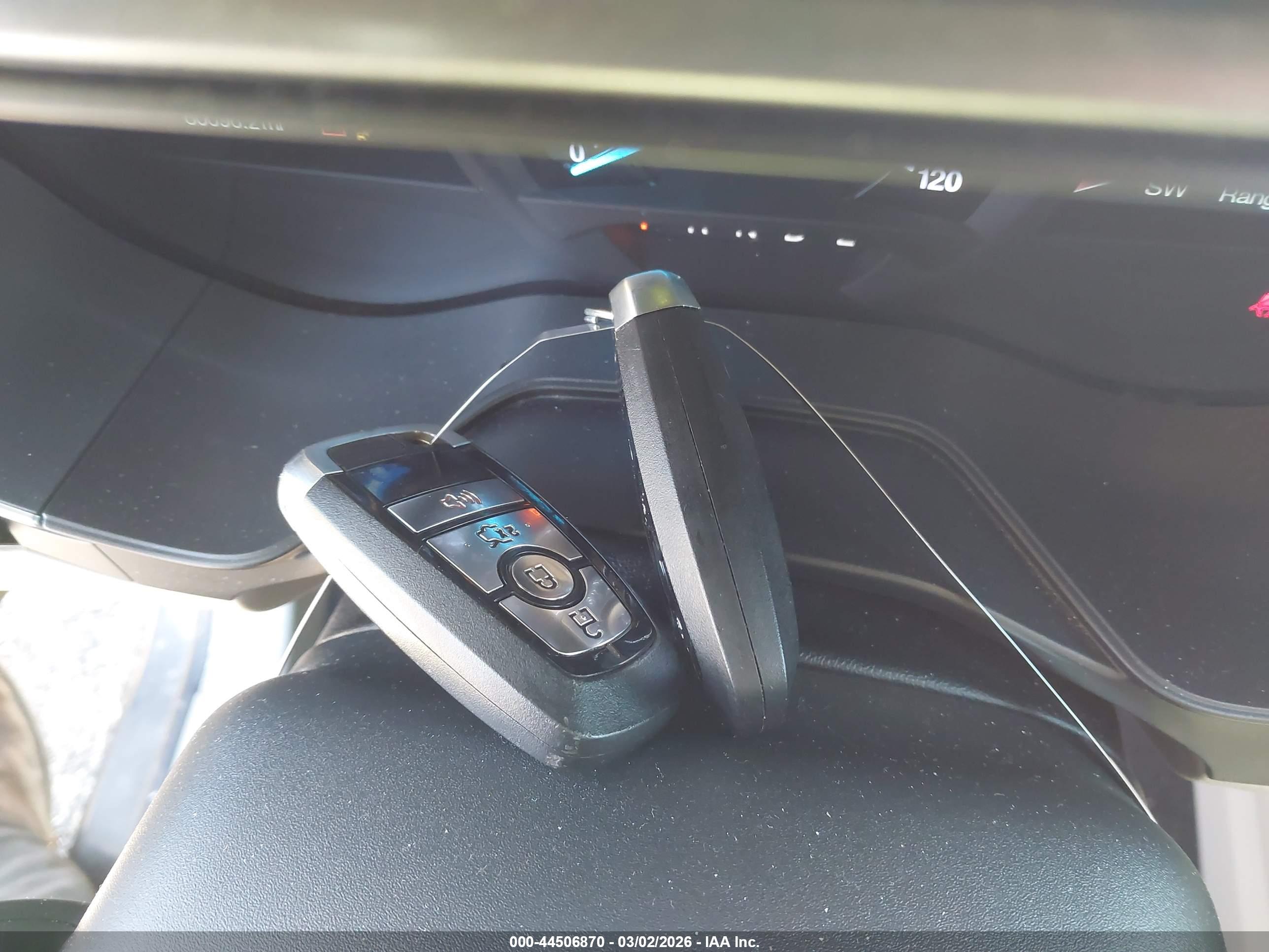 FORD FUSION image 11