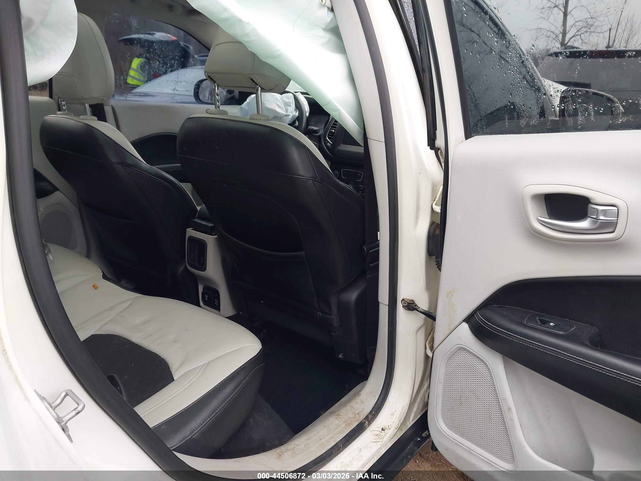 JEEP COMPASS image 8
