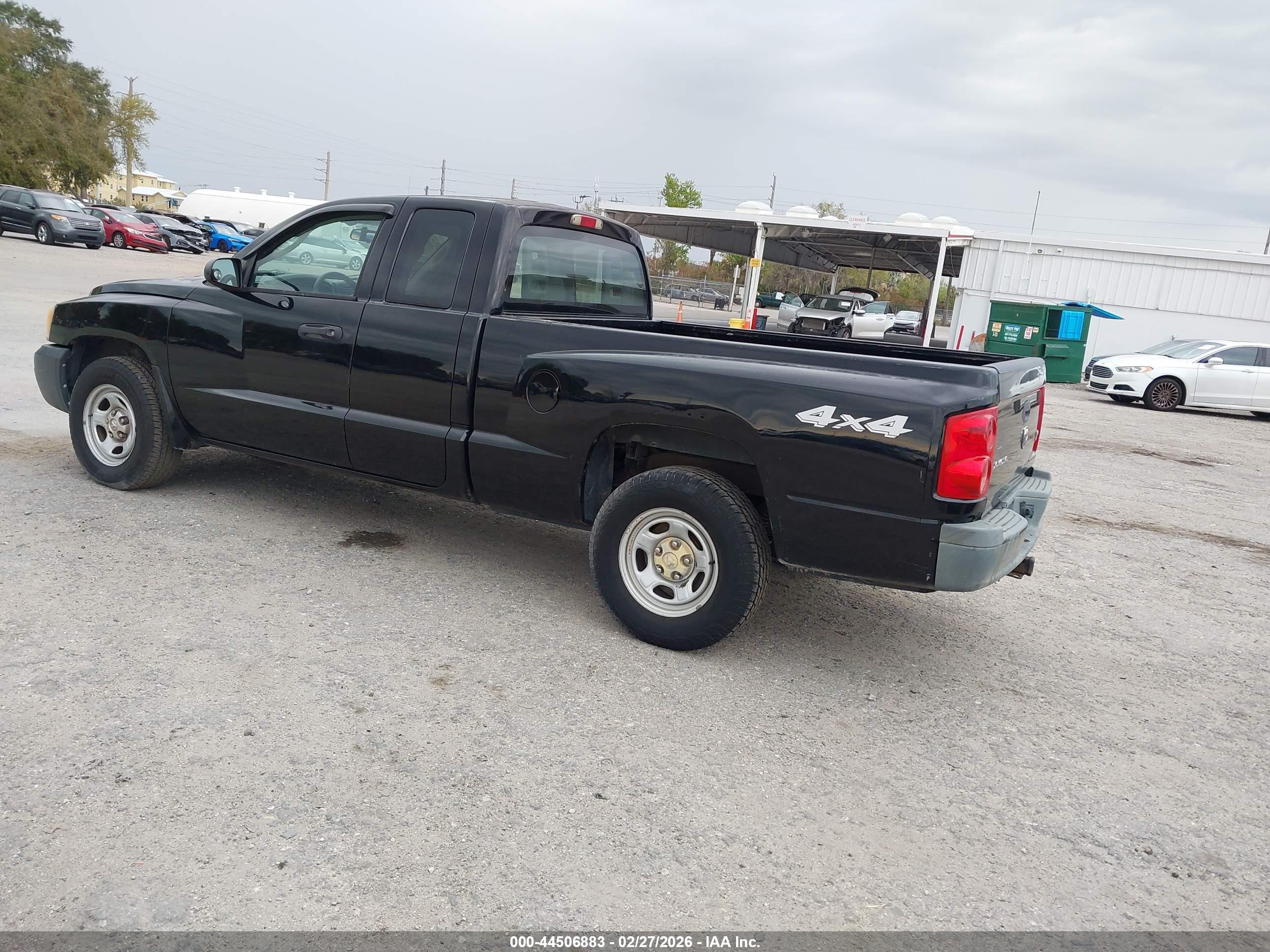 DODGE DAKOTA image 3
