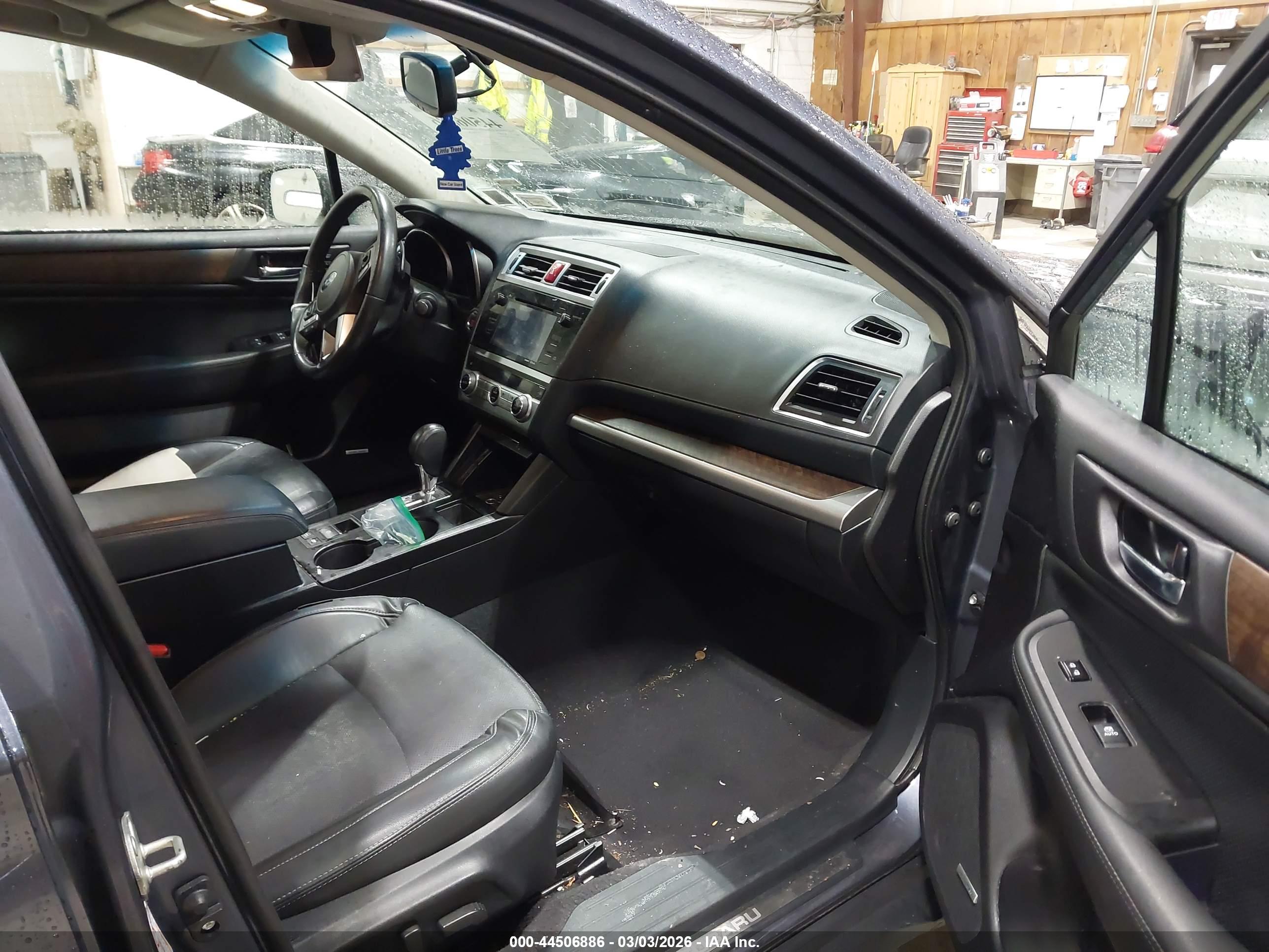SUBARU OUTBACK image 5