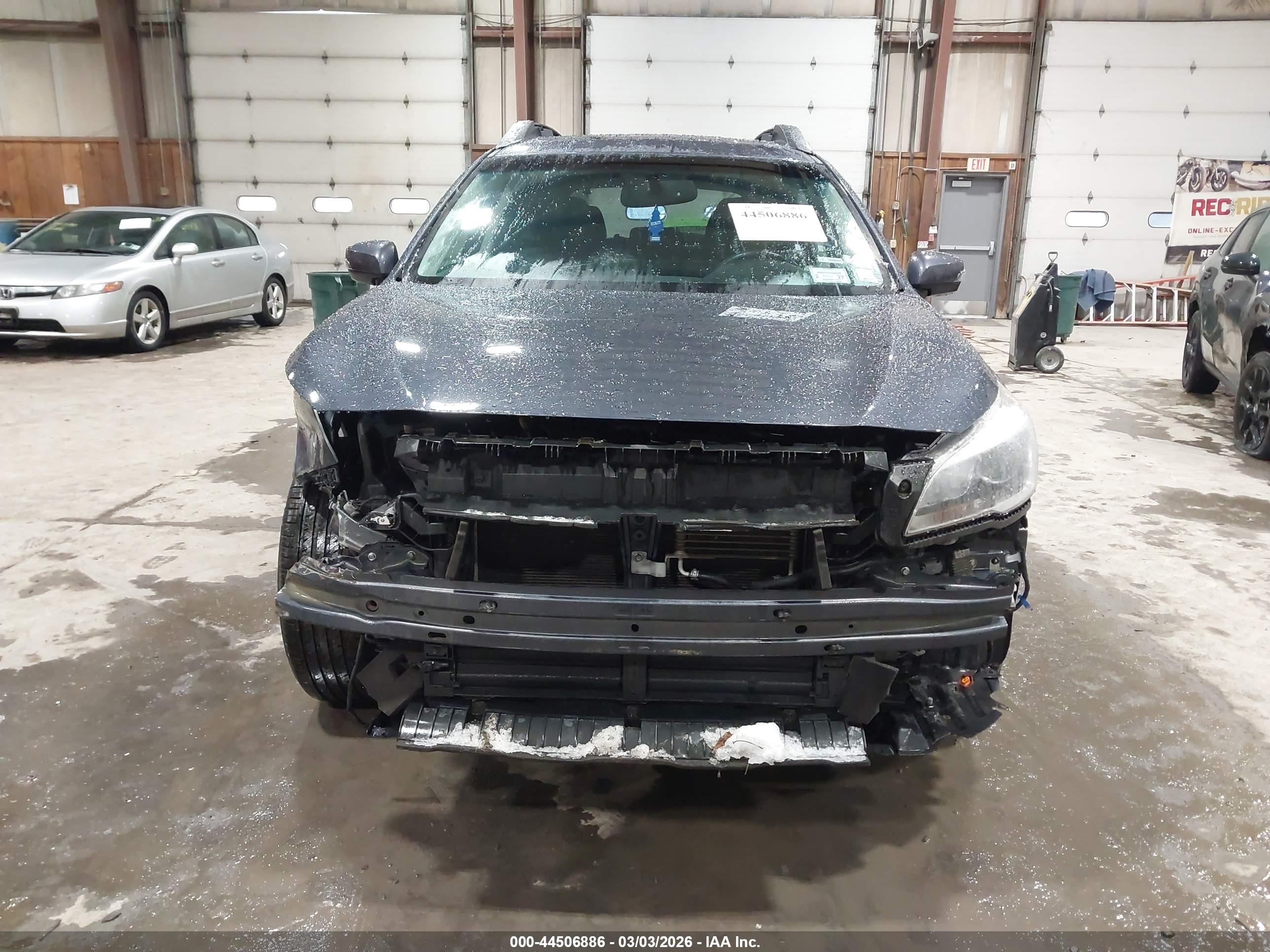 SUBARU OUTBACK image 6