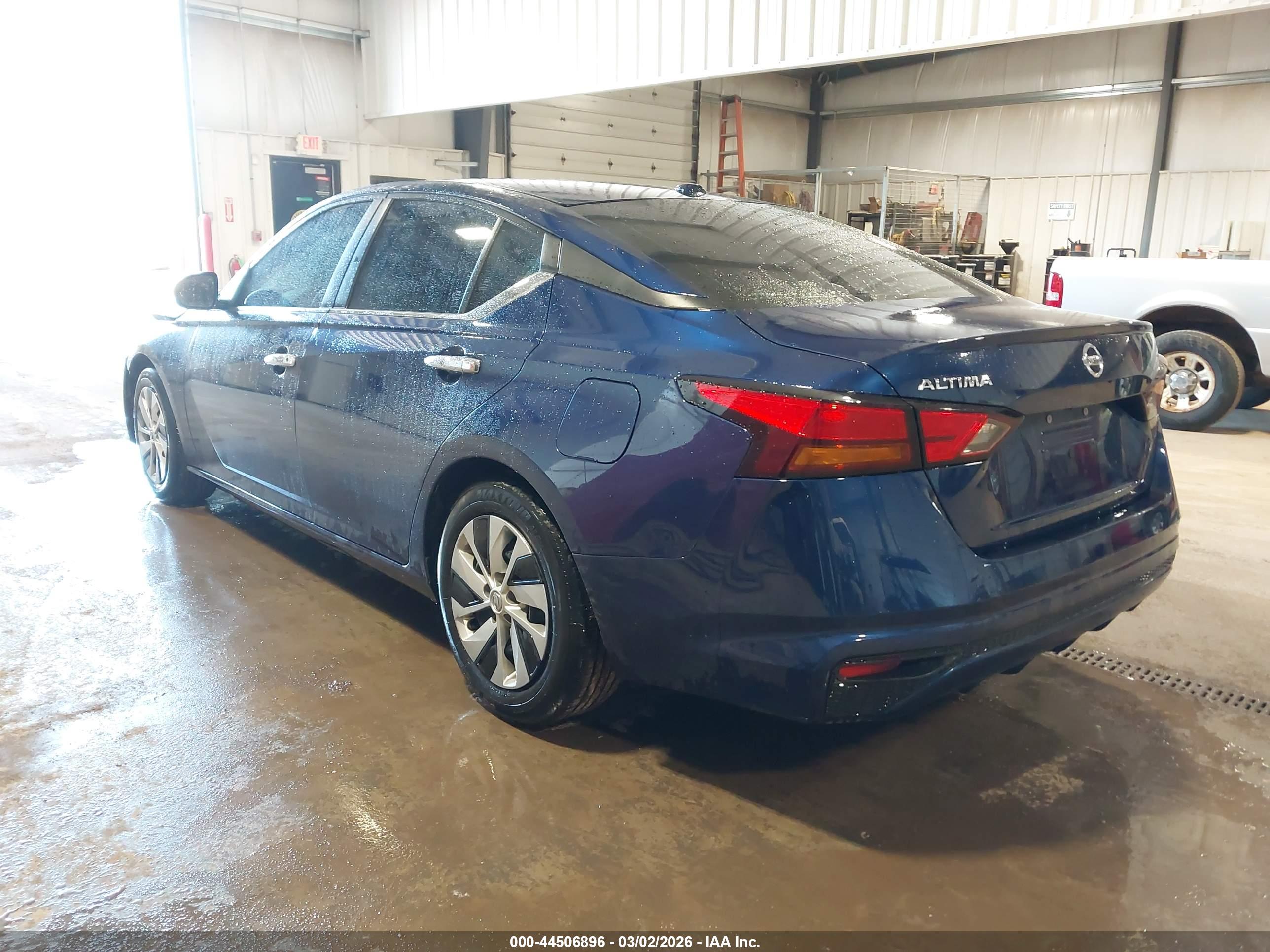 NISSAN ALTIMA image 3