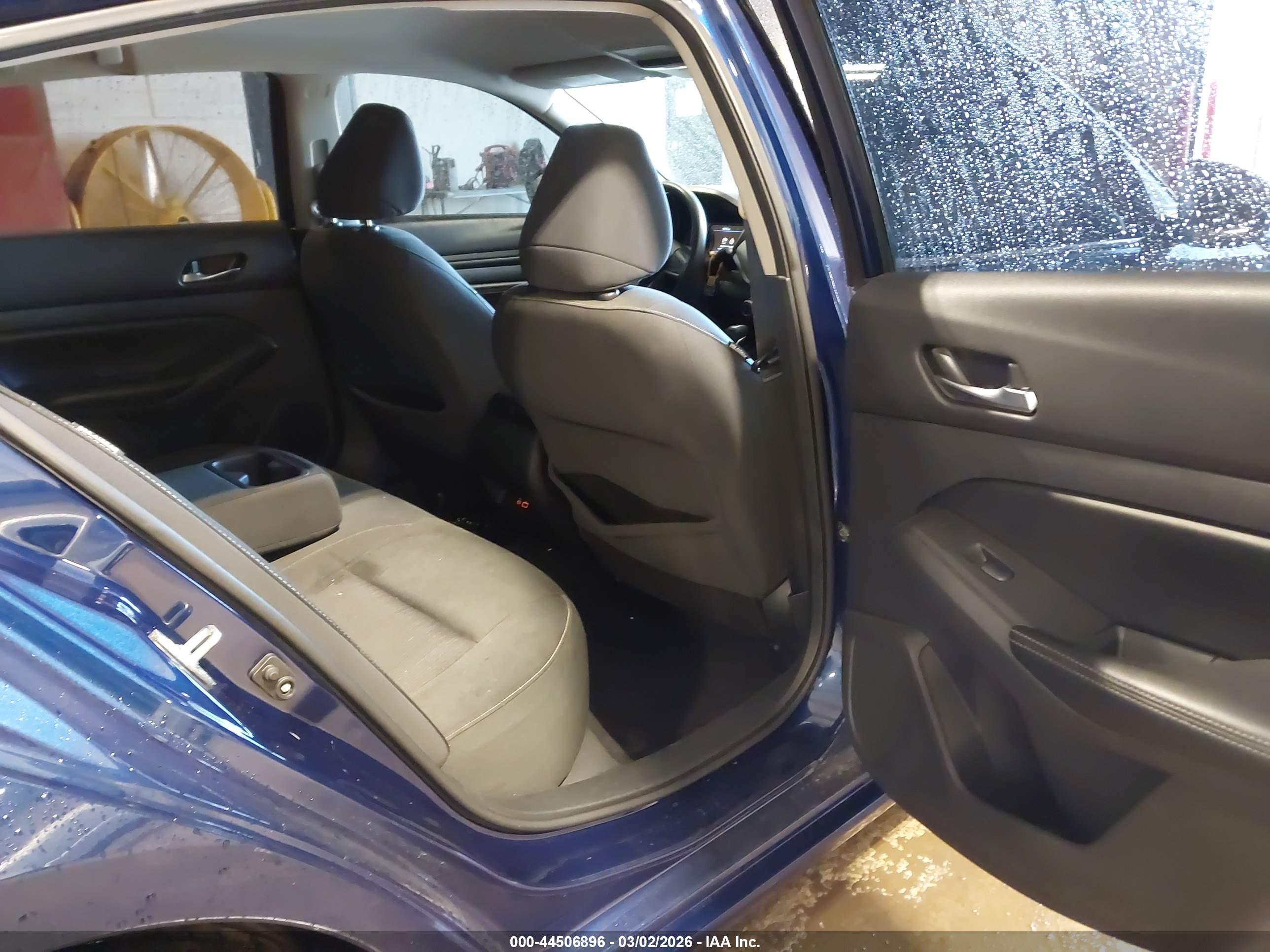 NISSAN ALTIMA image 8