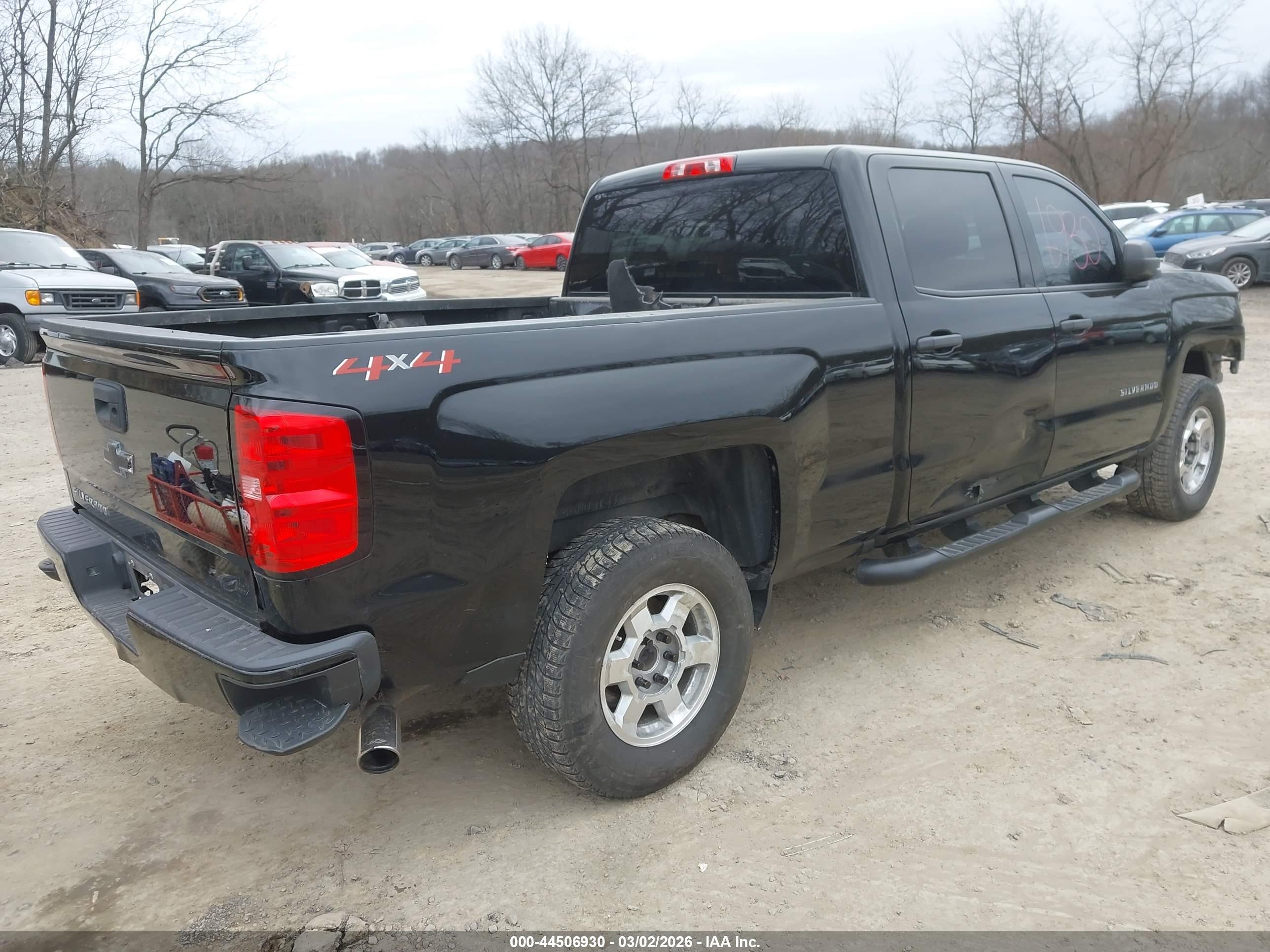 CHEVROLET SILVERADO image 4