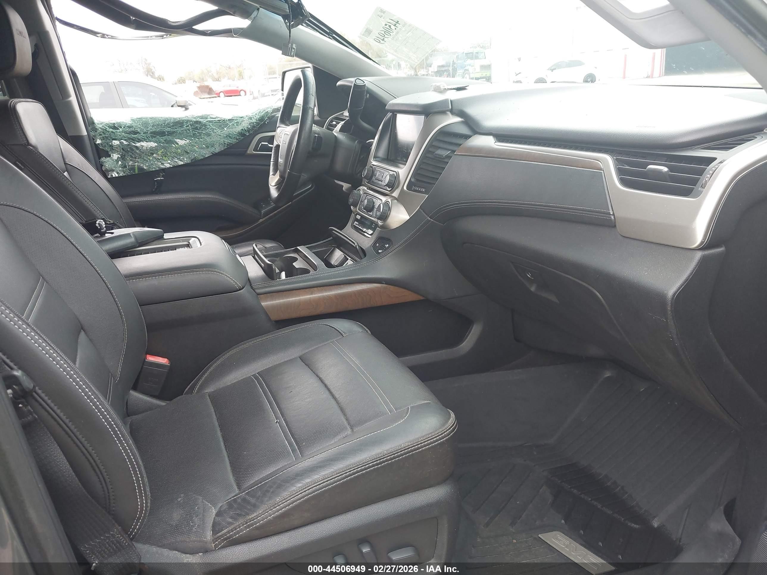 GMC YUKON image 5