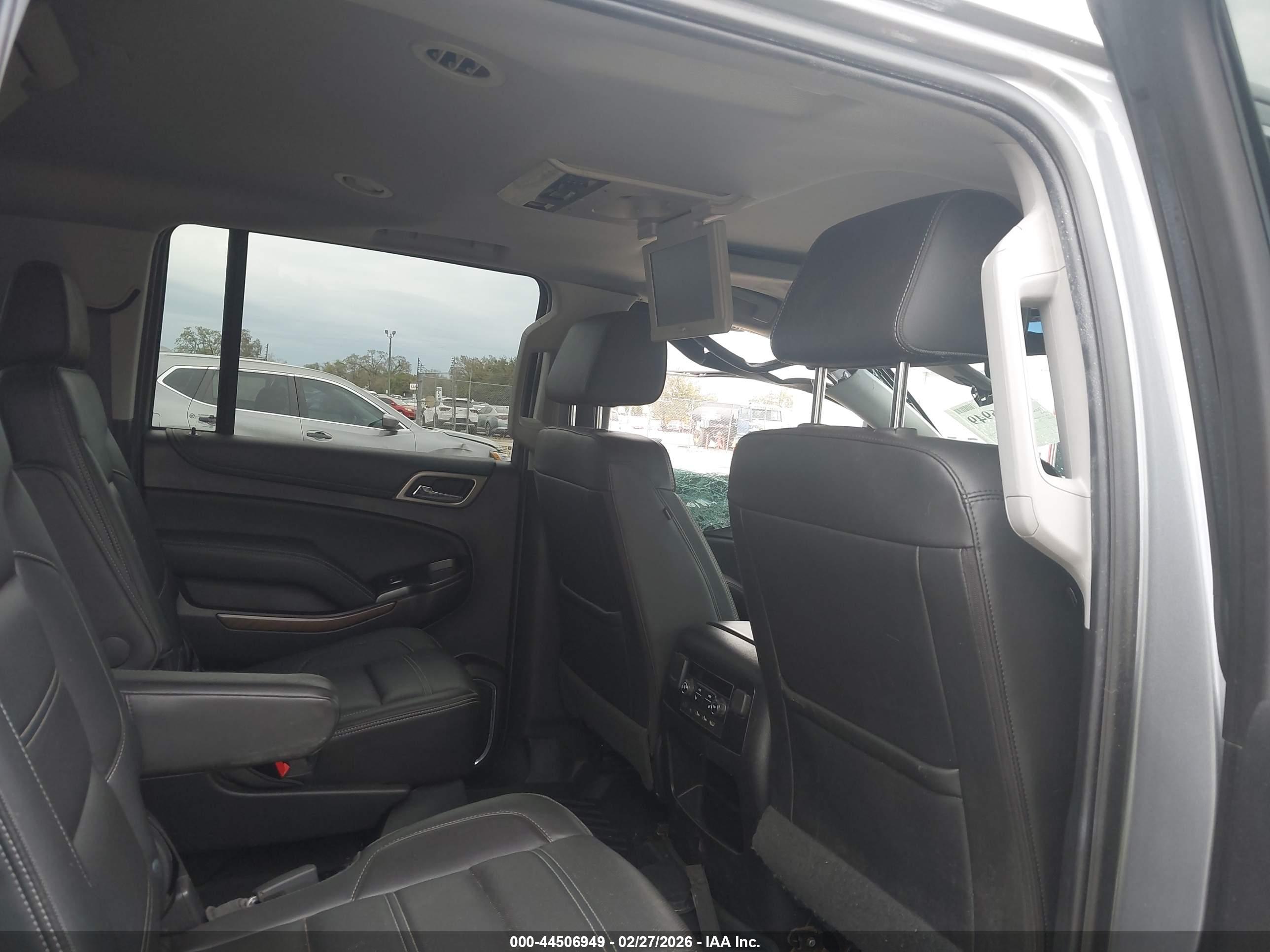 GMC YUKON image 8