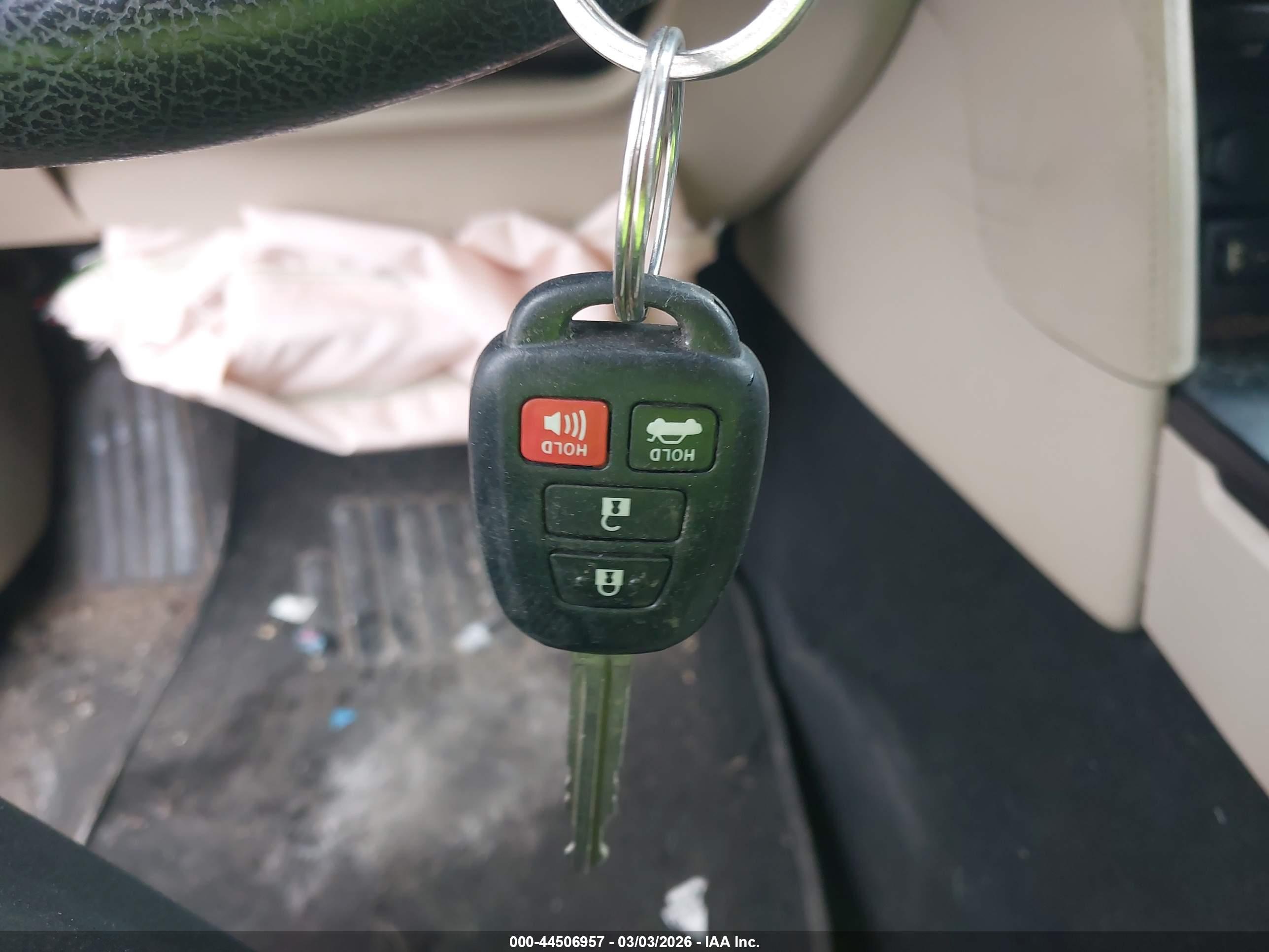 TOYOTA CAMRY image 11