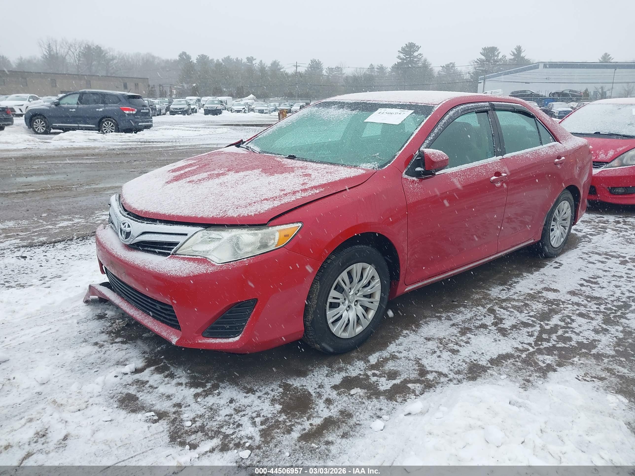 TOYOTA CAMRY image 2