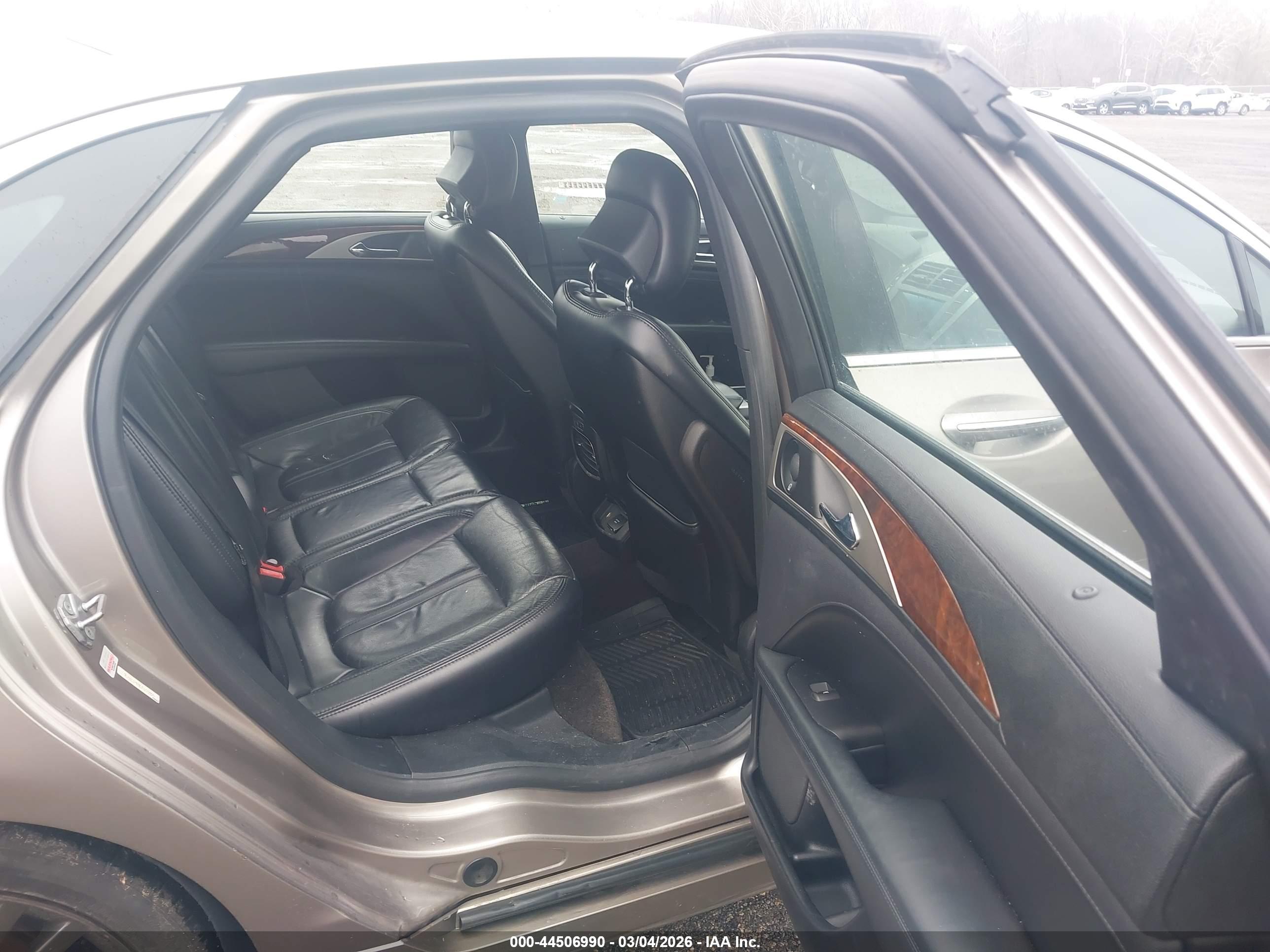 LINCOLN MKZ image 8