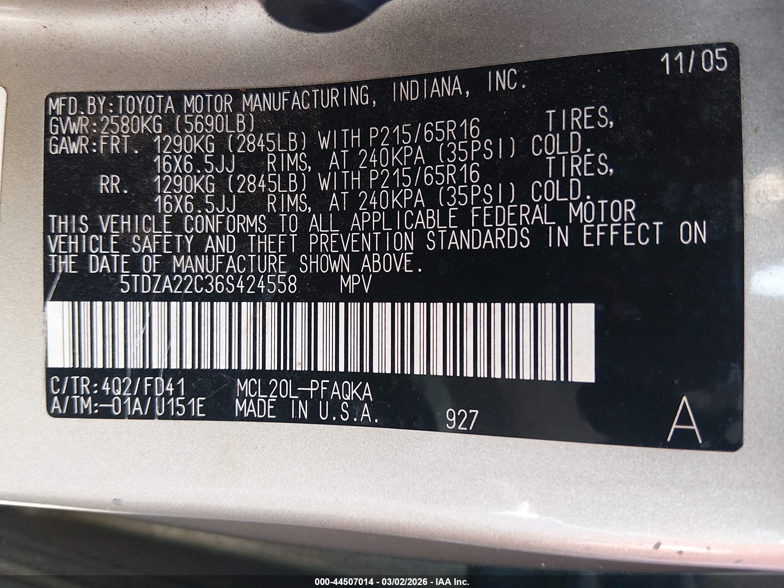 TOYOTA SIENNA image 9