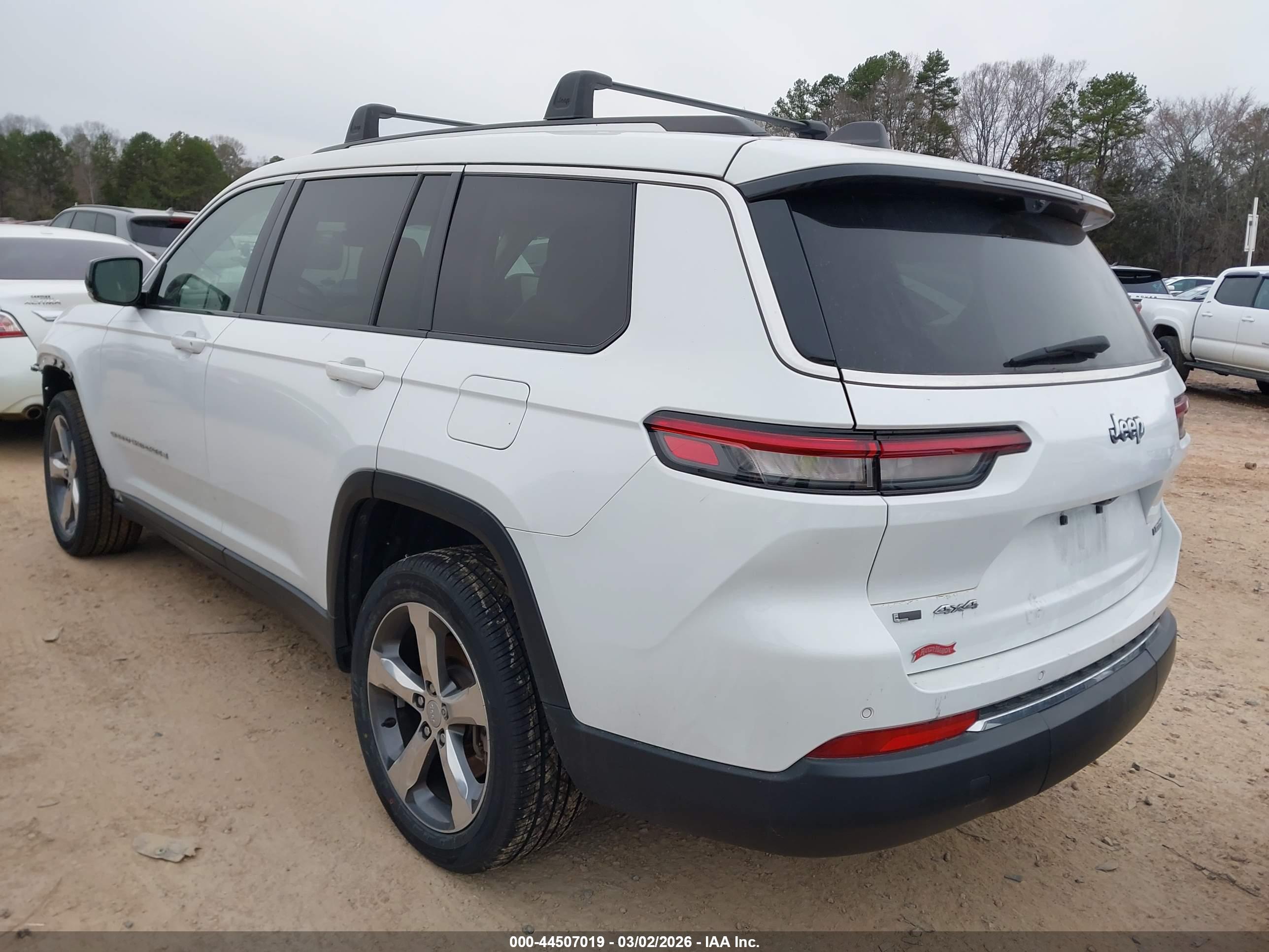 JEEP GRAND image 3