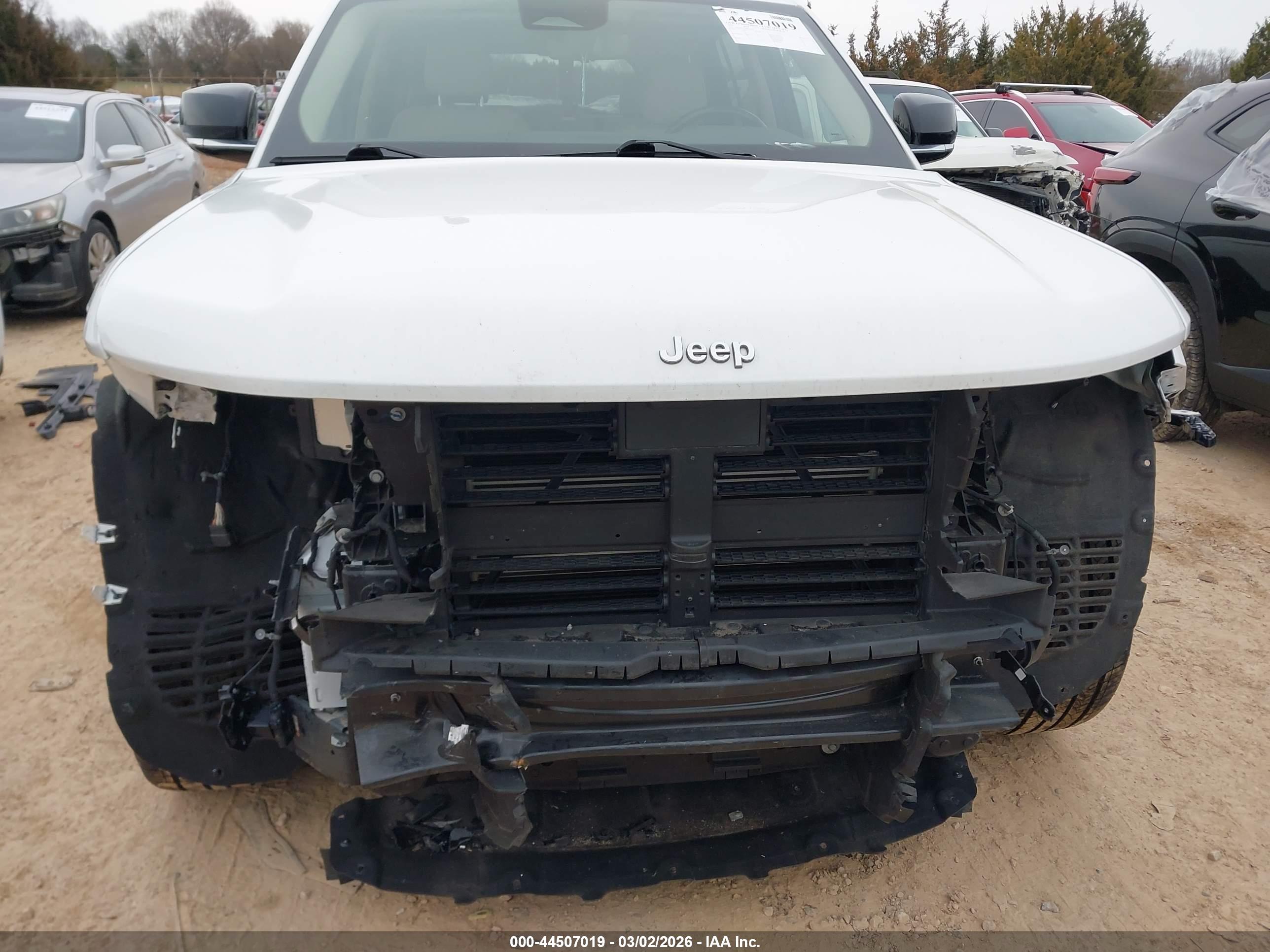JEEP GRAND image 6