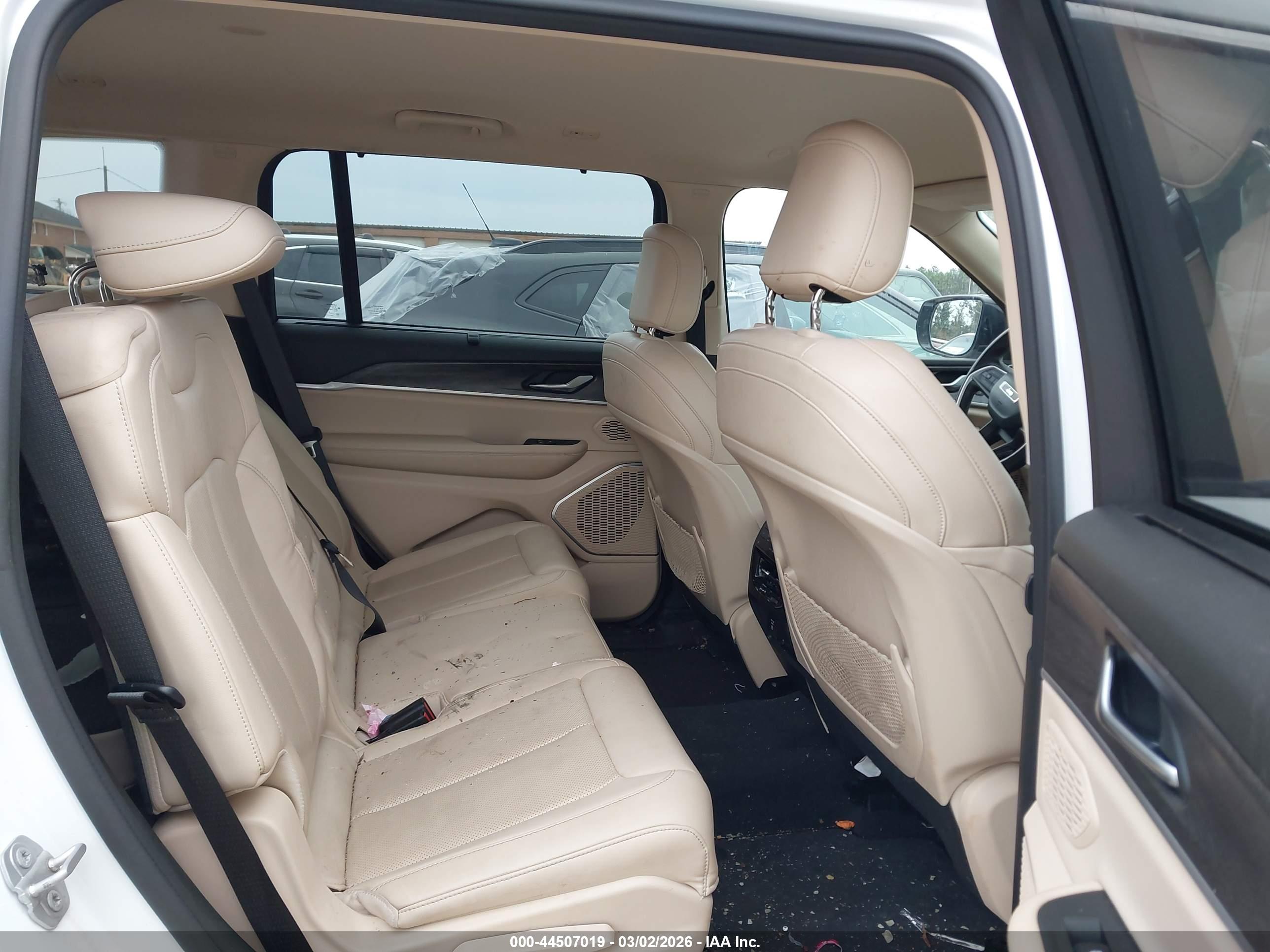 JEEP GRAND image 8