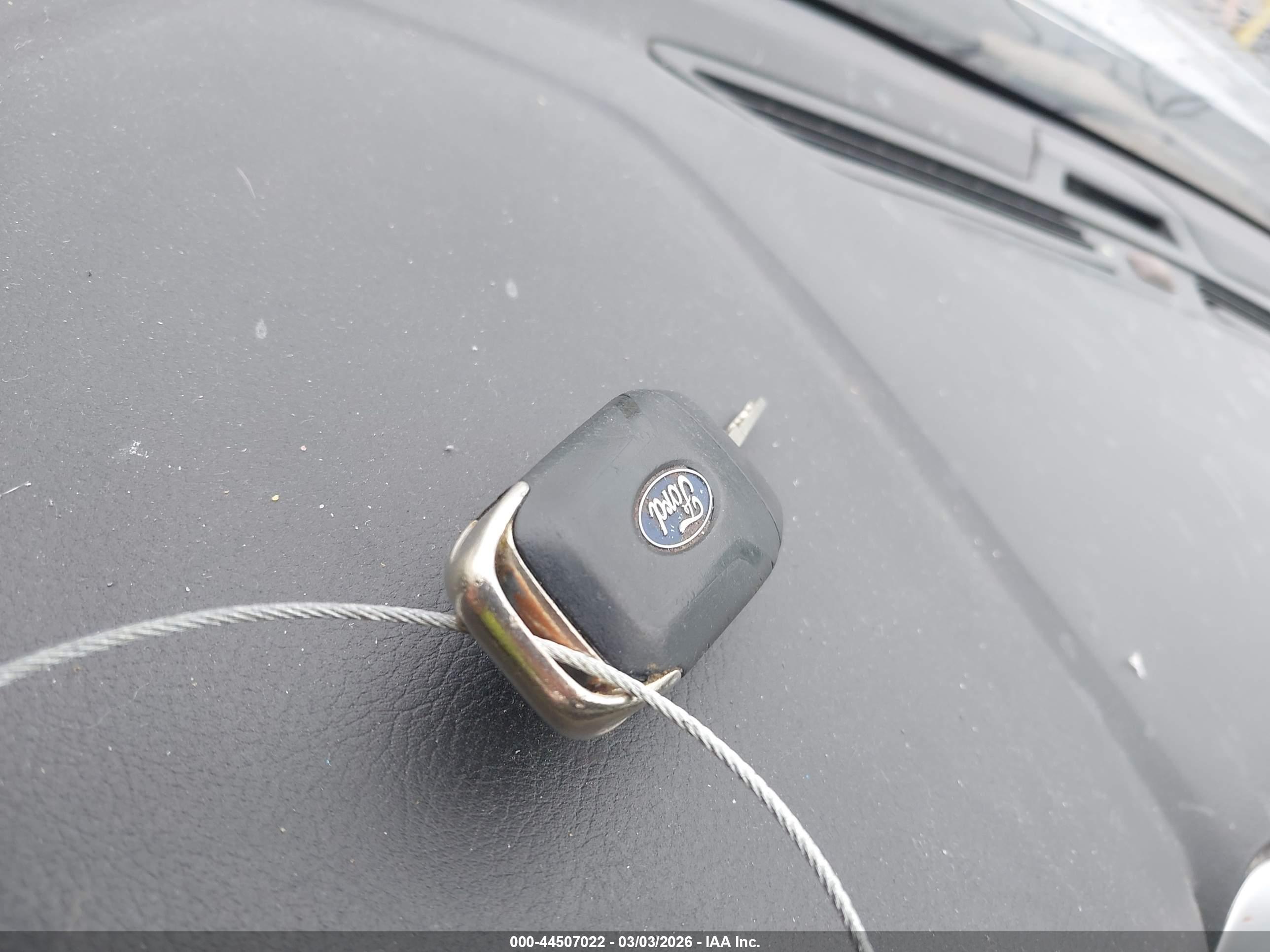 FORD FUSION image 11