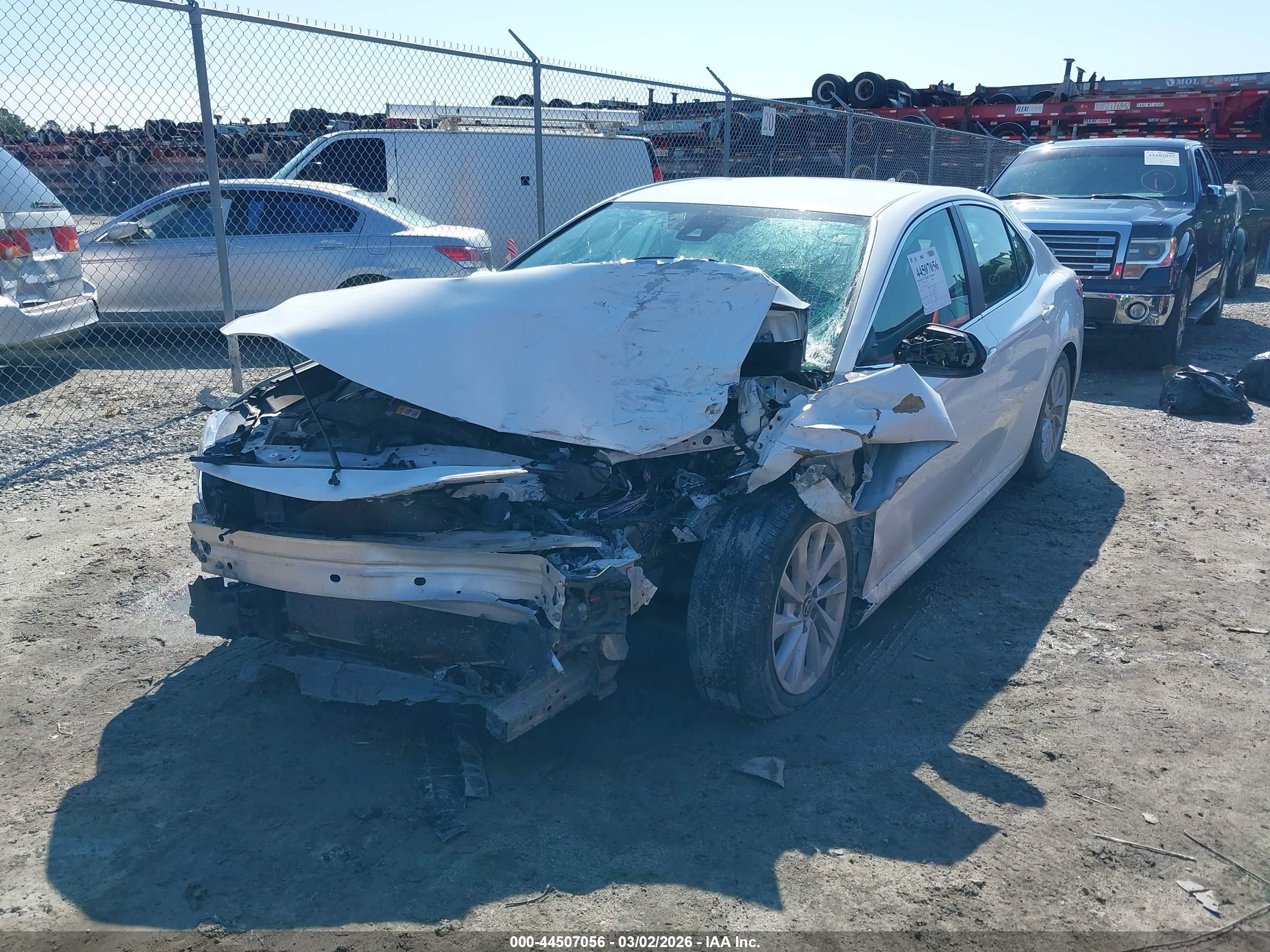 TOYOTA CAMRY image 6