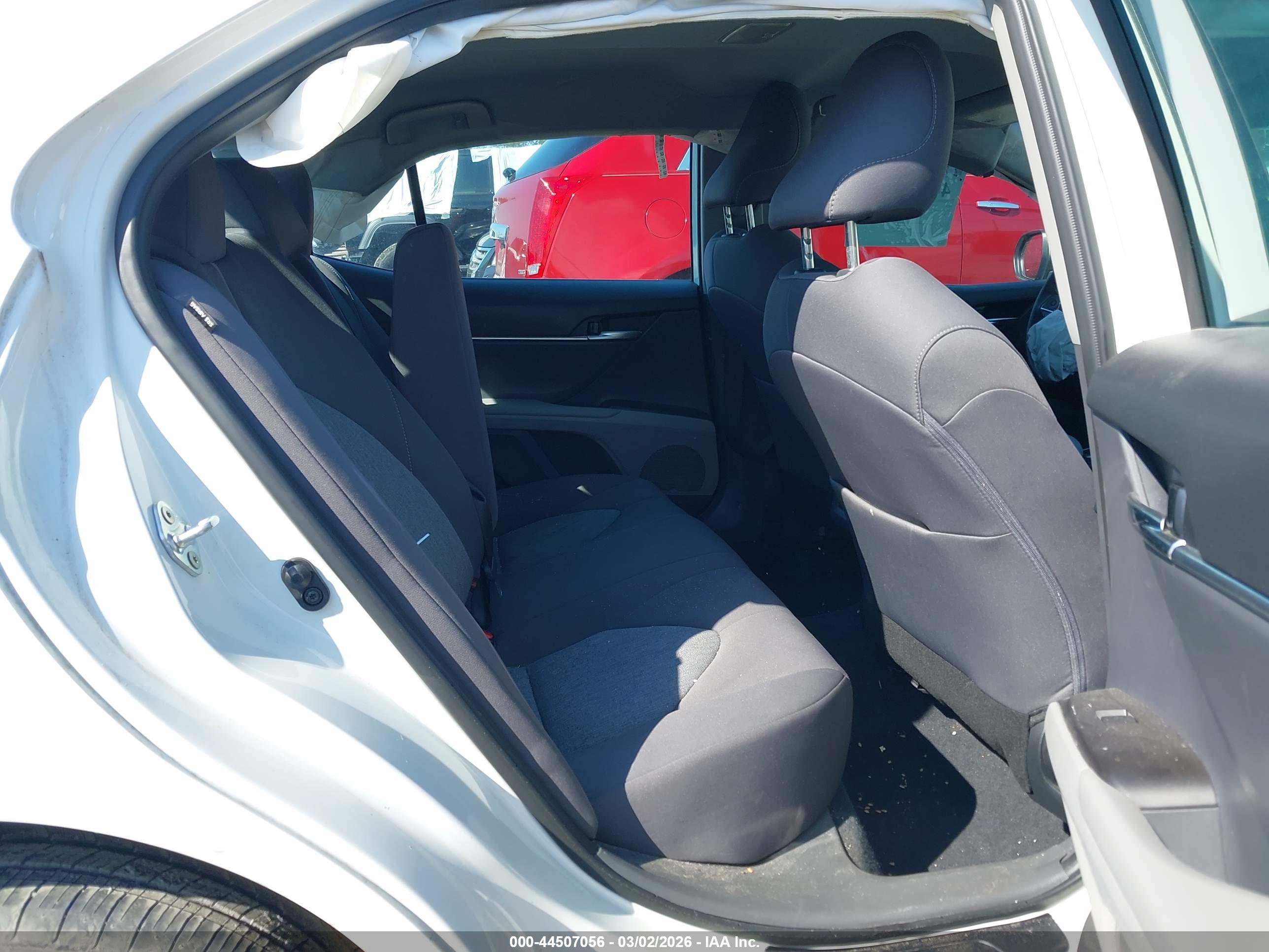 TOYOTA CAMRY image 8