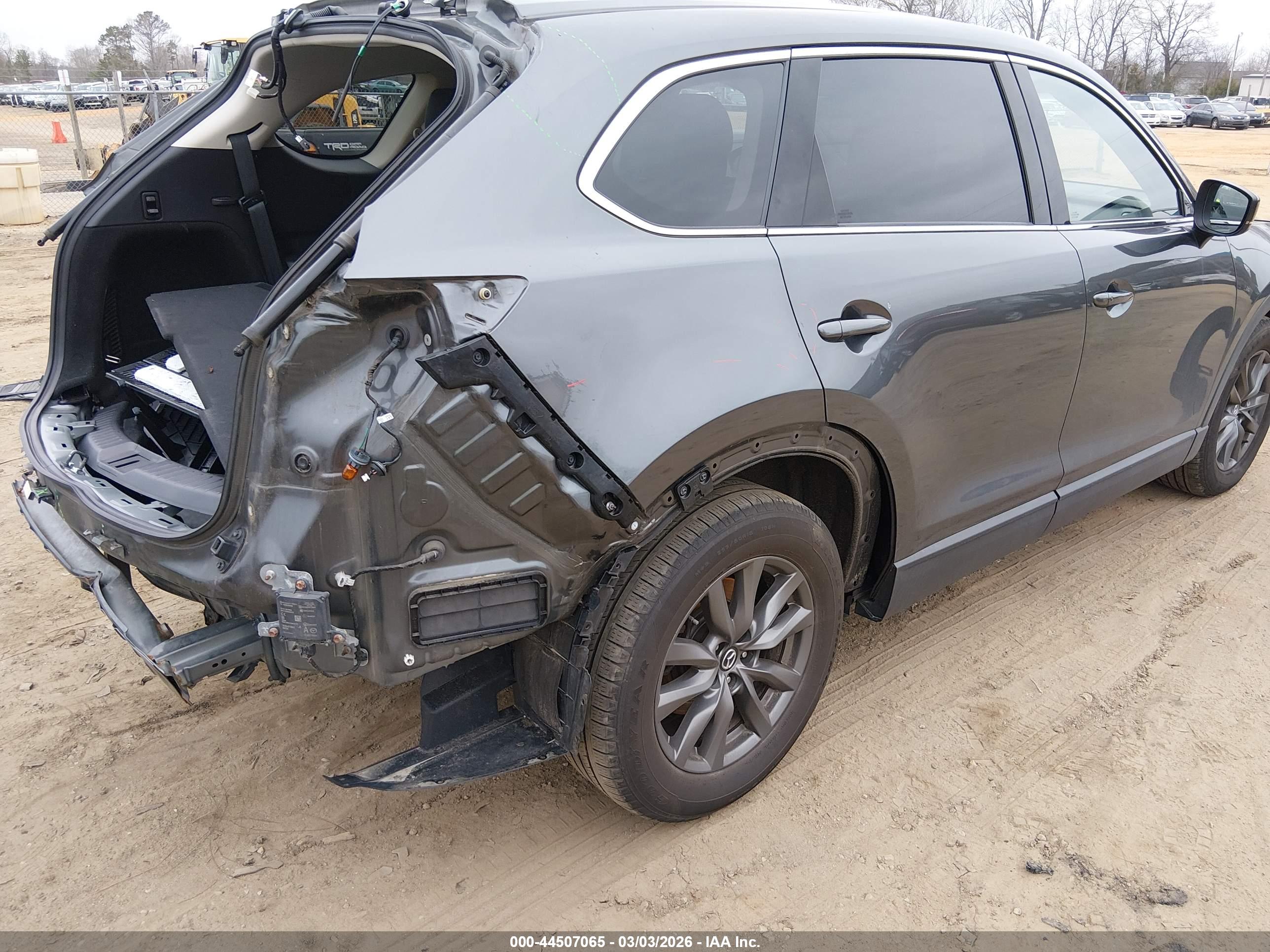 MAZDA CX-9 image 4