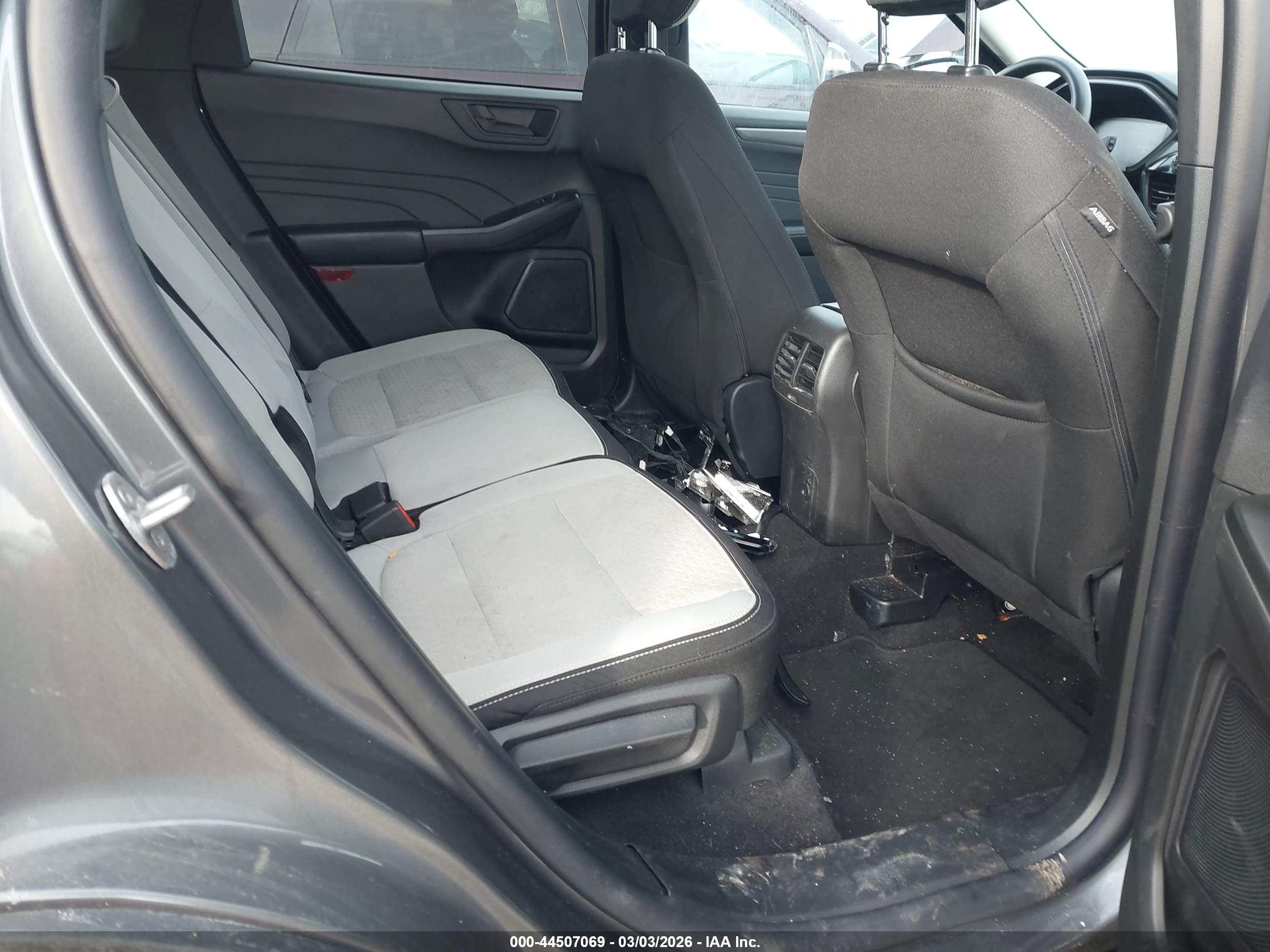 FORD ESCAPE image 8