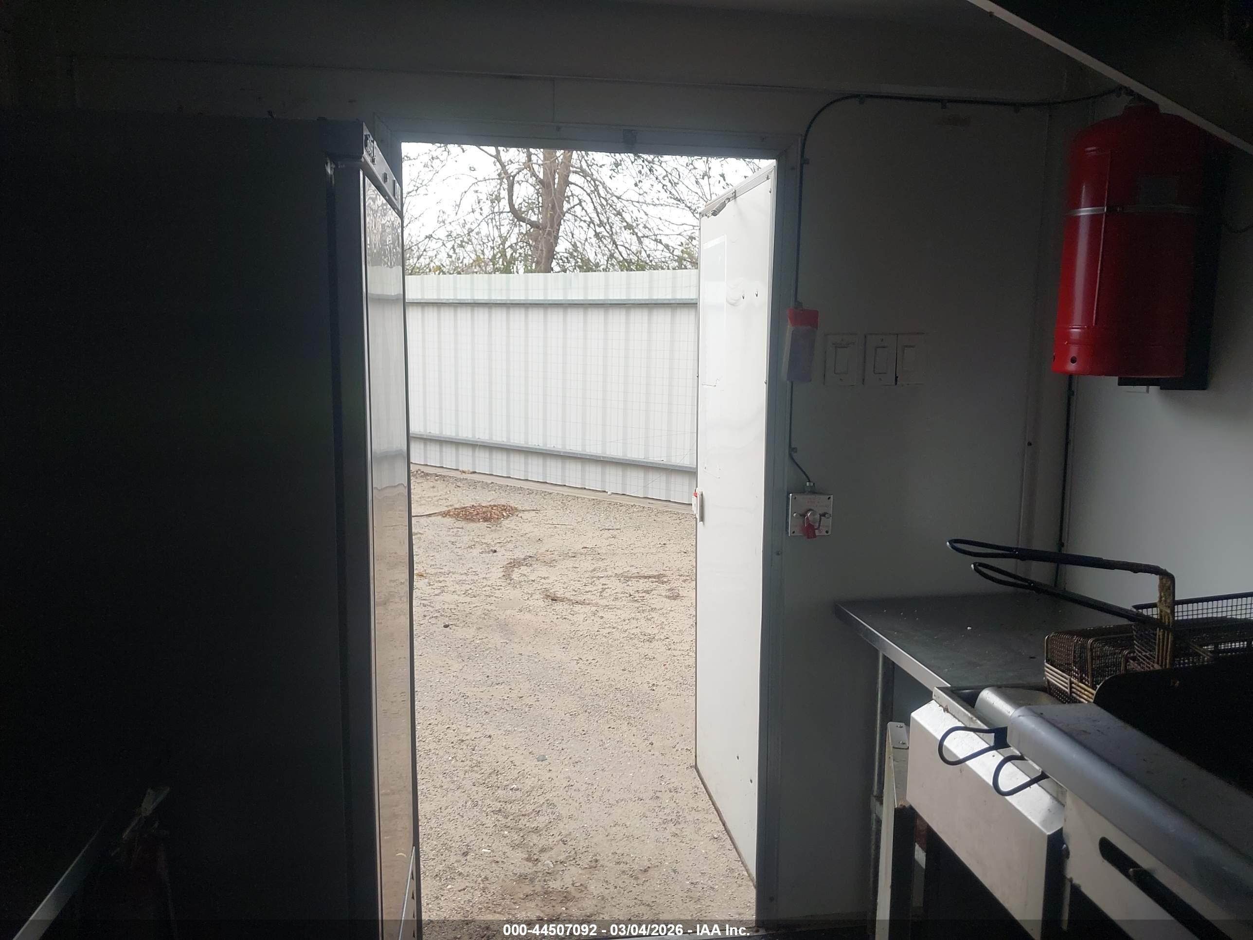 TRAILER TKB image 8