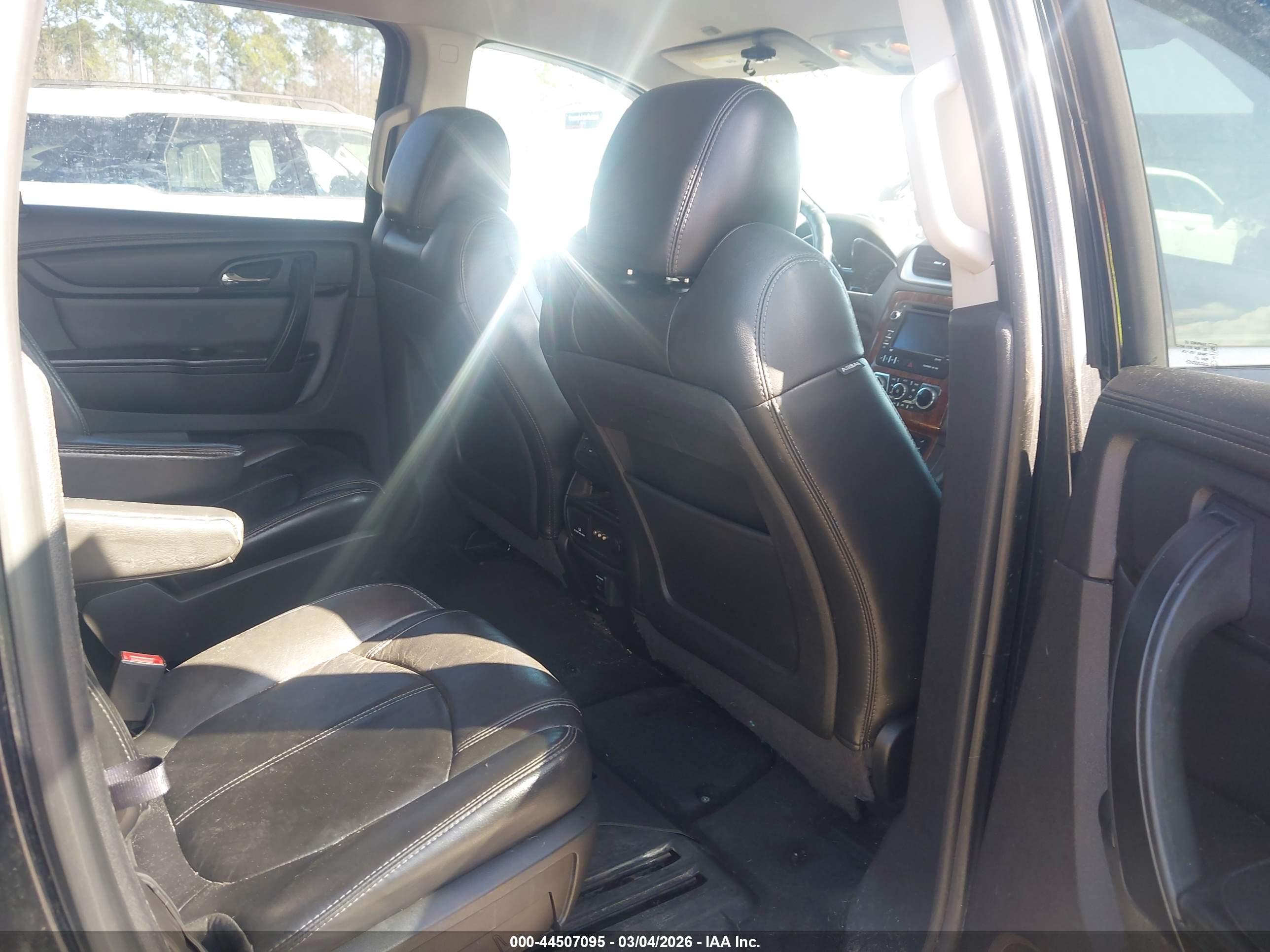 CHEVROLET TRAVERSE image 8