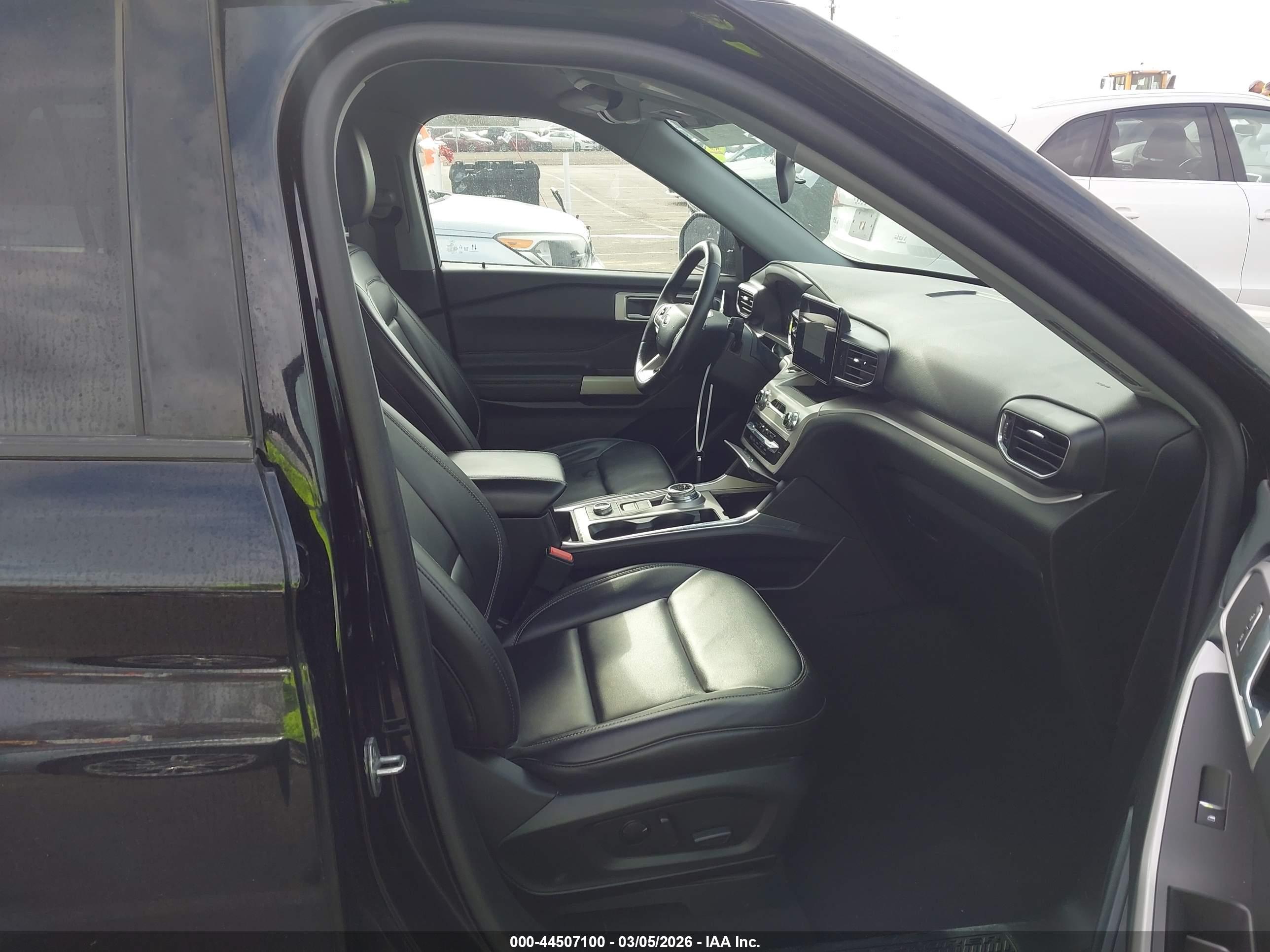 FORD EXPLORER image 5