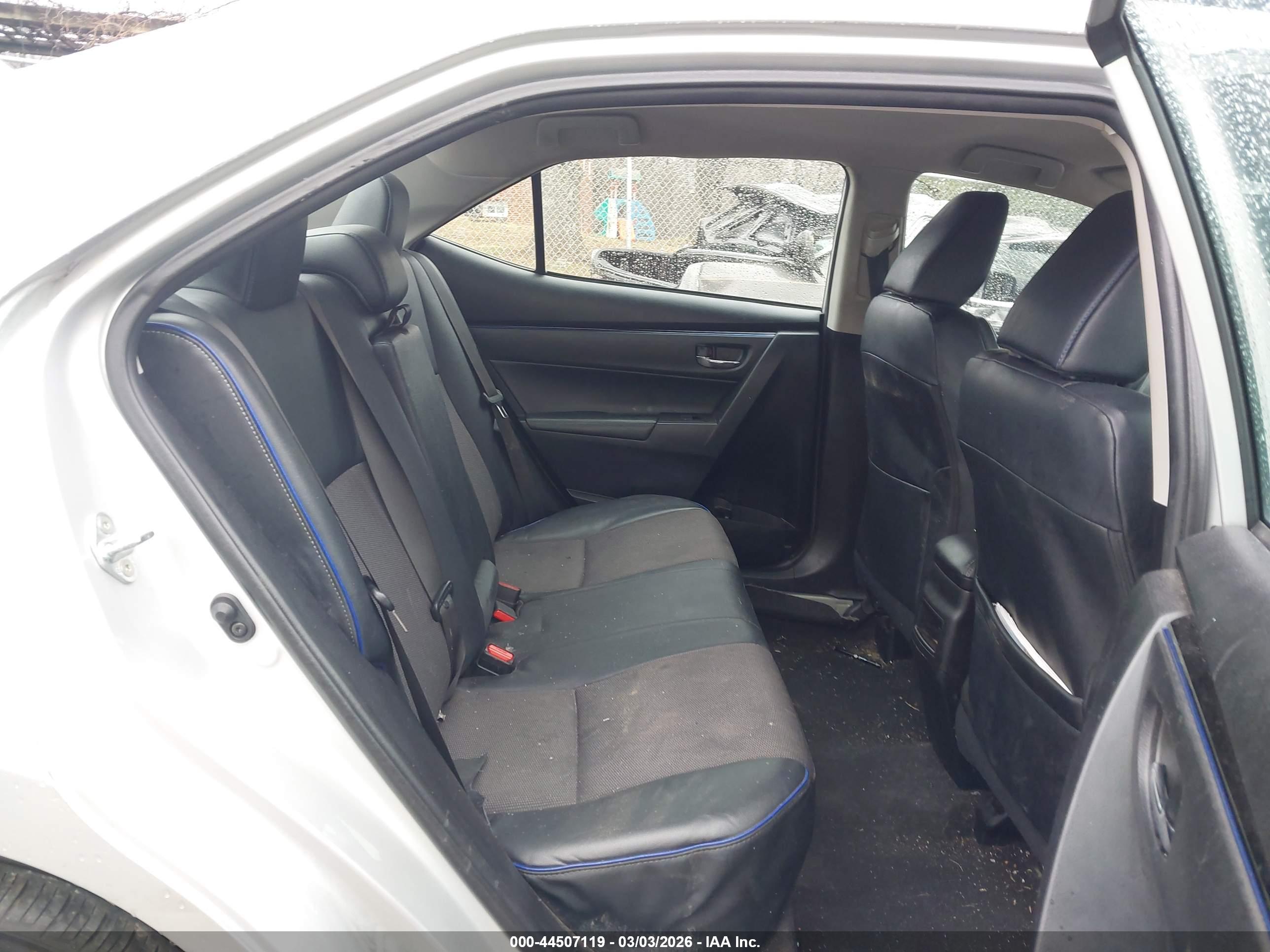 TOYOTA COROLLA image 8