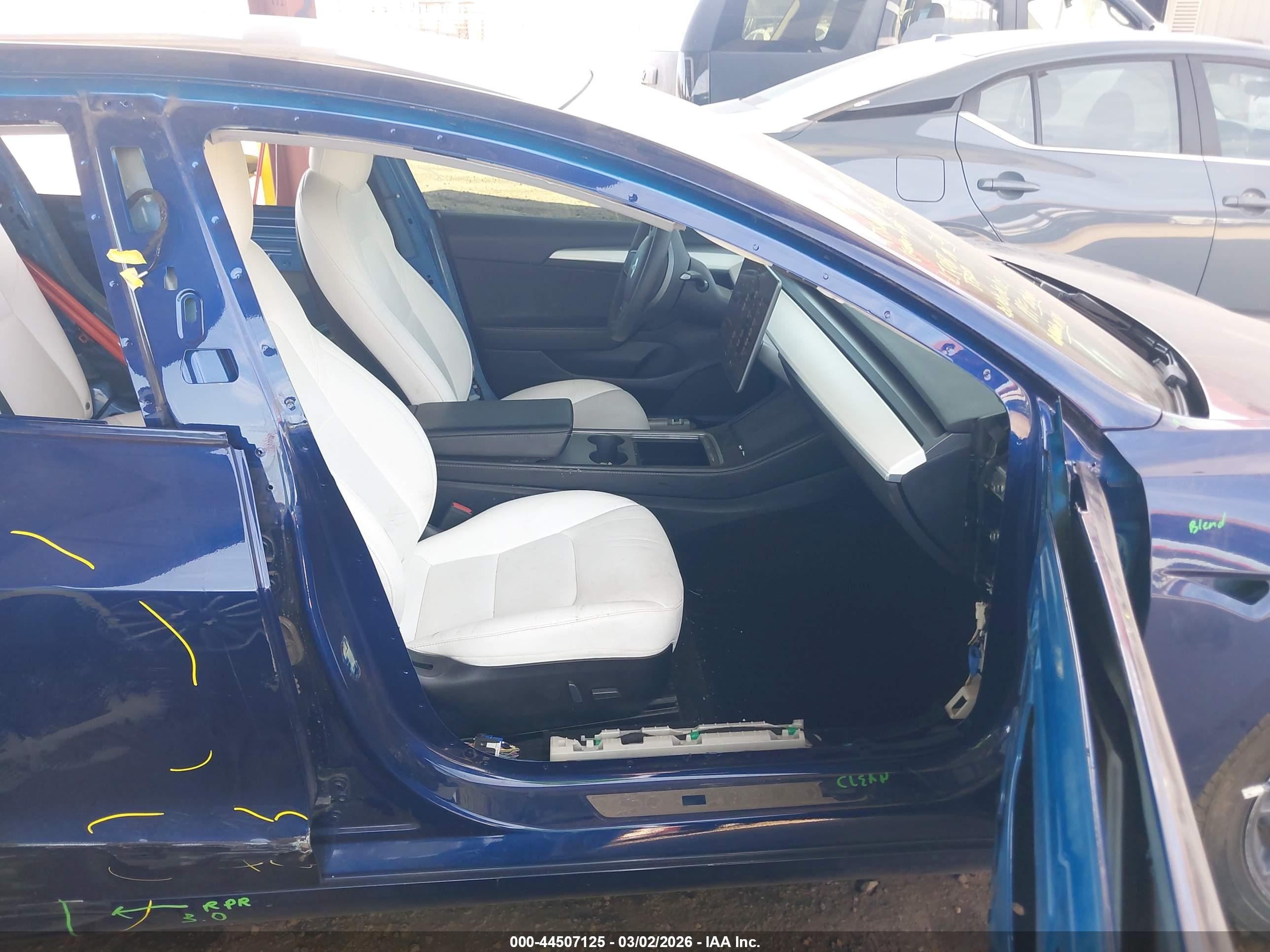 TESLA MODEL image 5