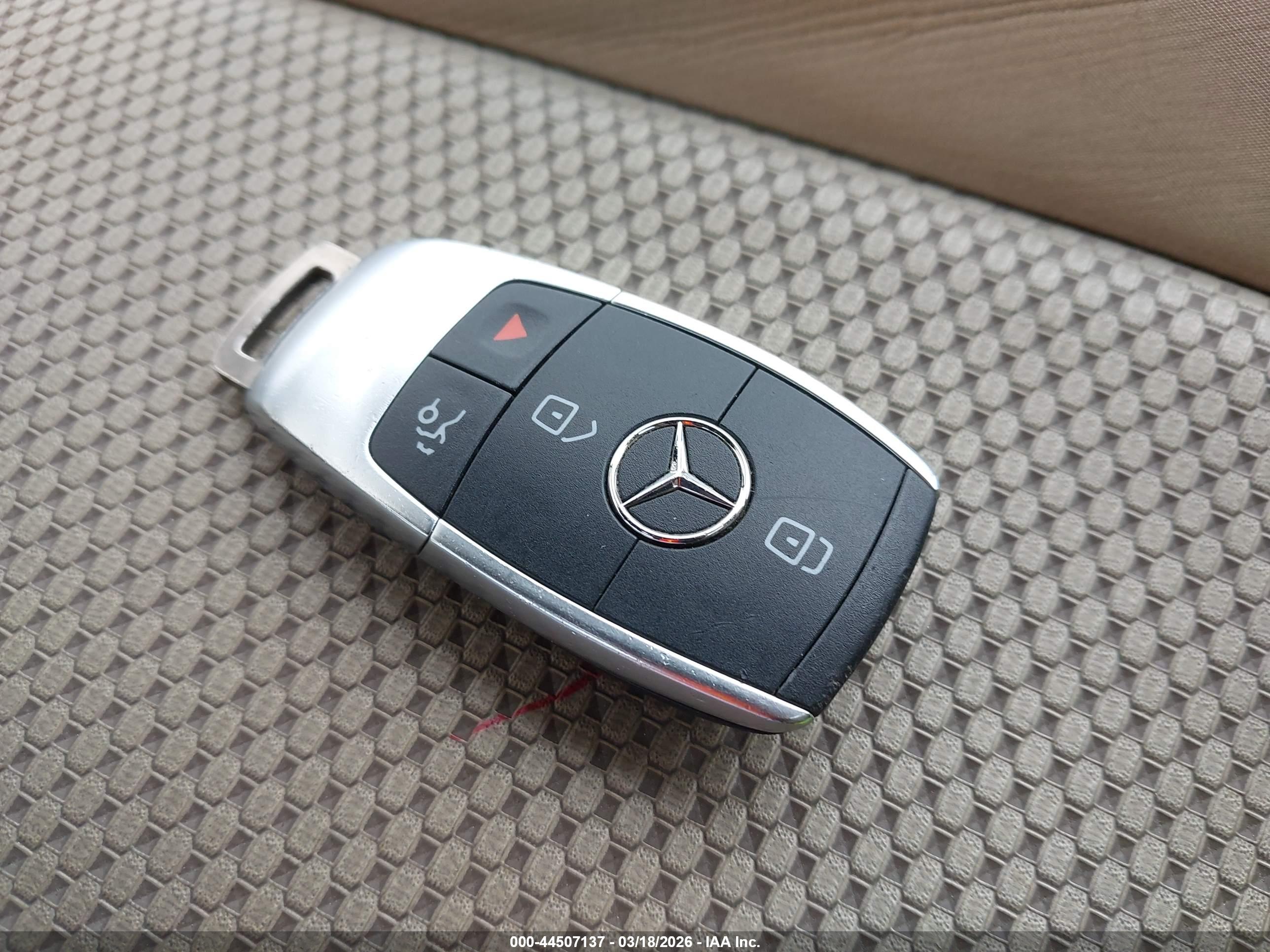 MERCEDES-BENZ C image 11