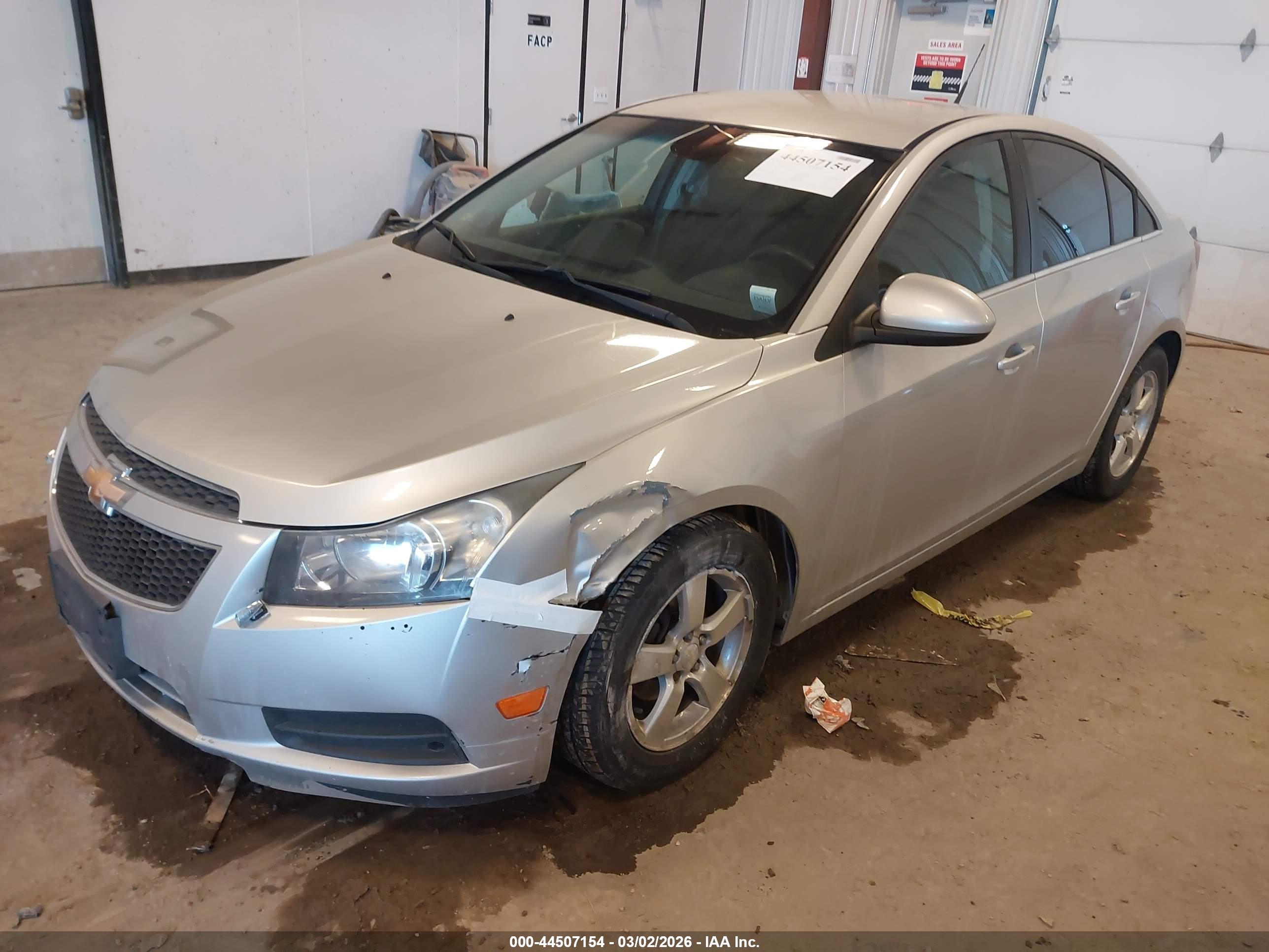 CHEVROLET CRUZE image 2