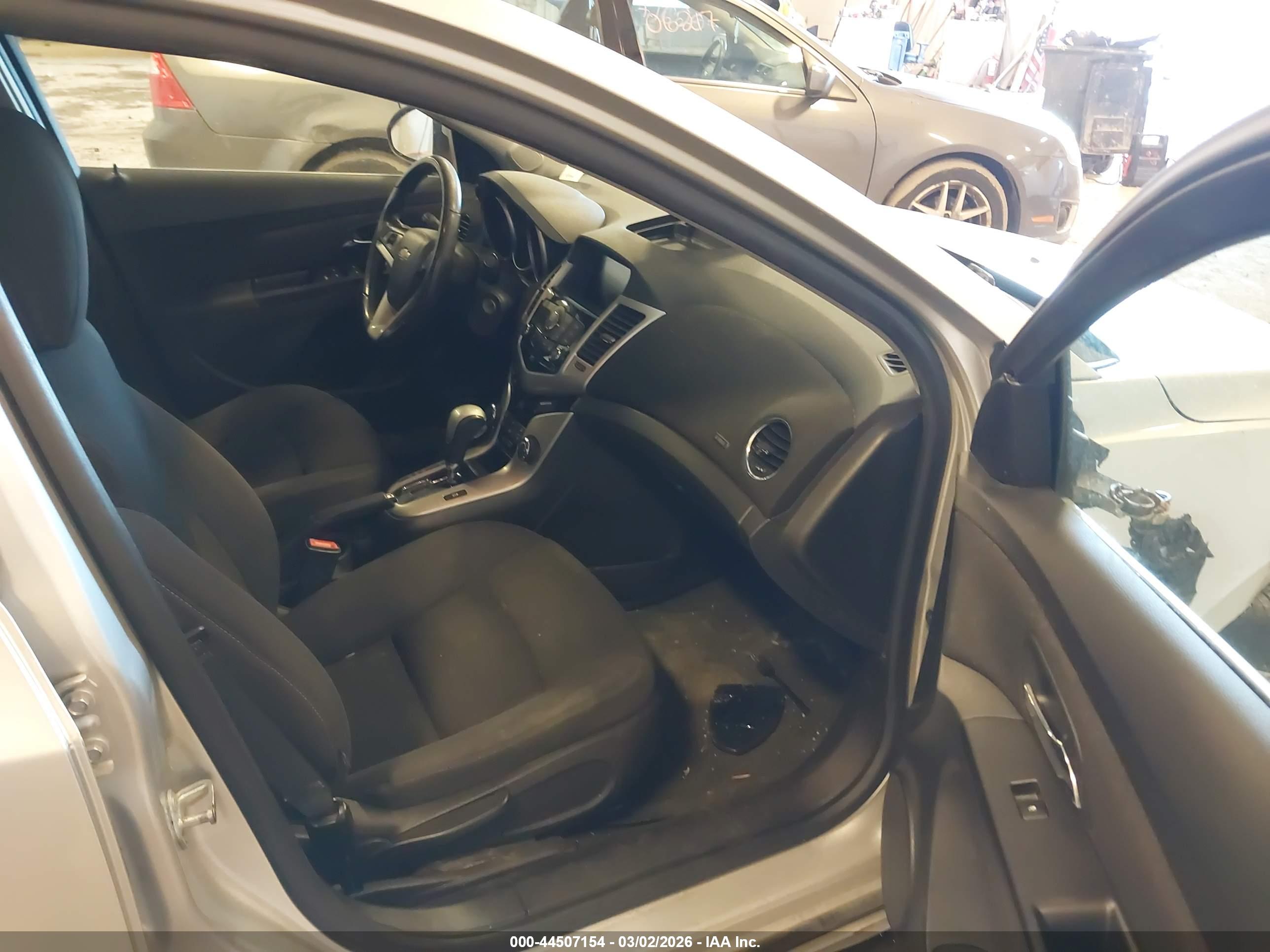 CHEVROLET CRUZE image 5
