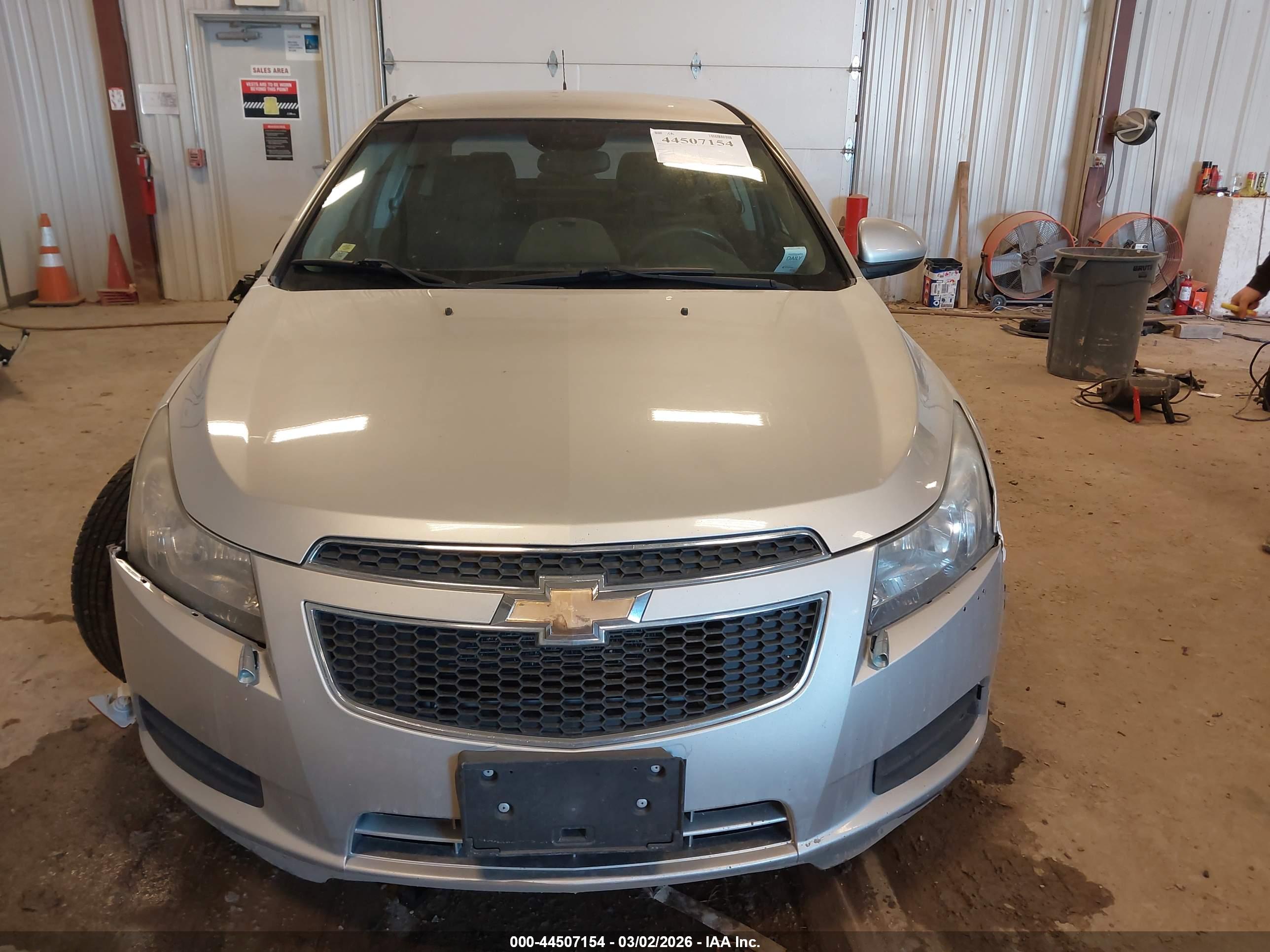 CHEVROLET CRUZE image 6