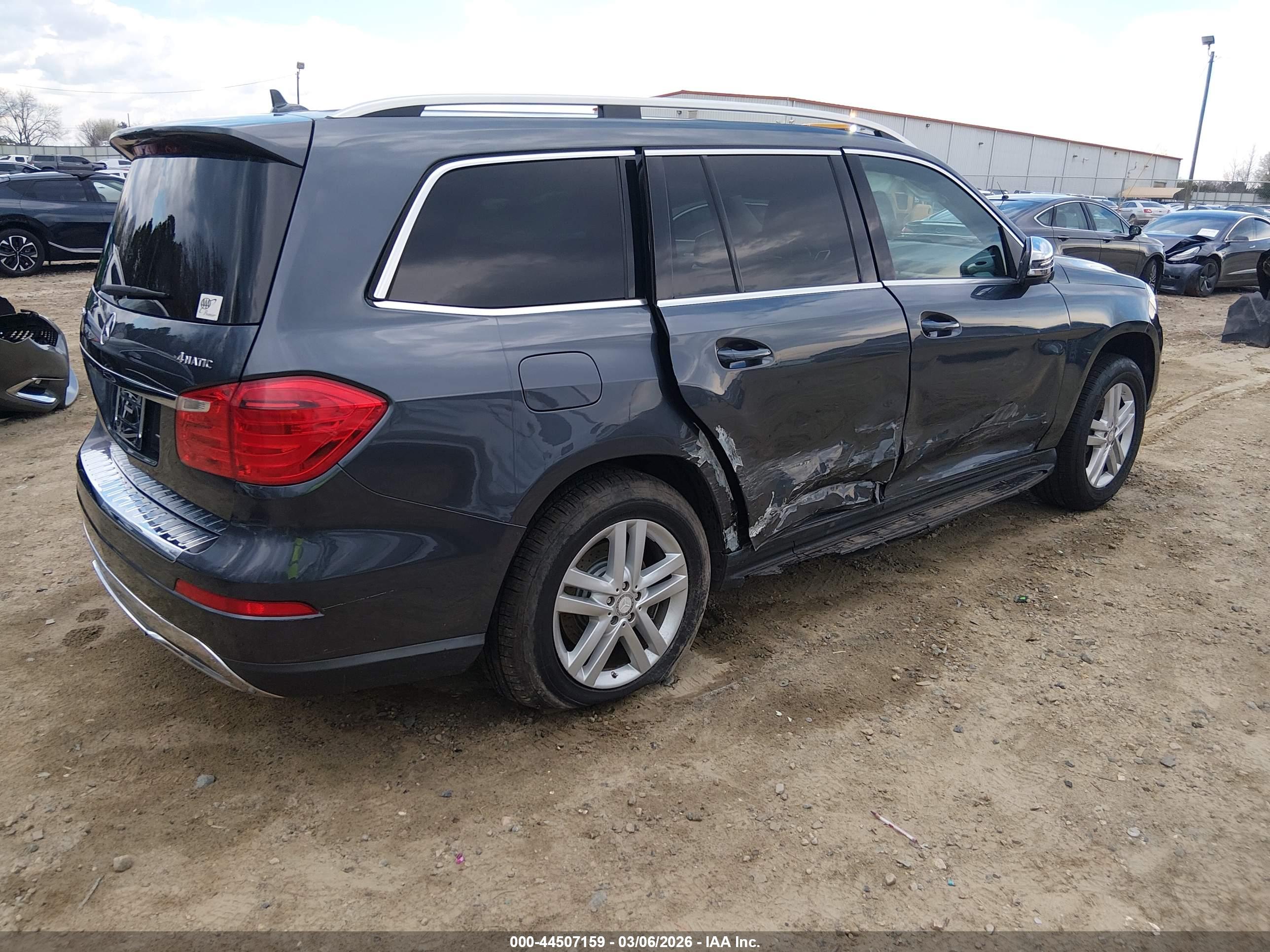 MERCEDES-BENZ GL image 4