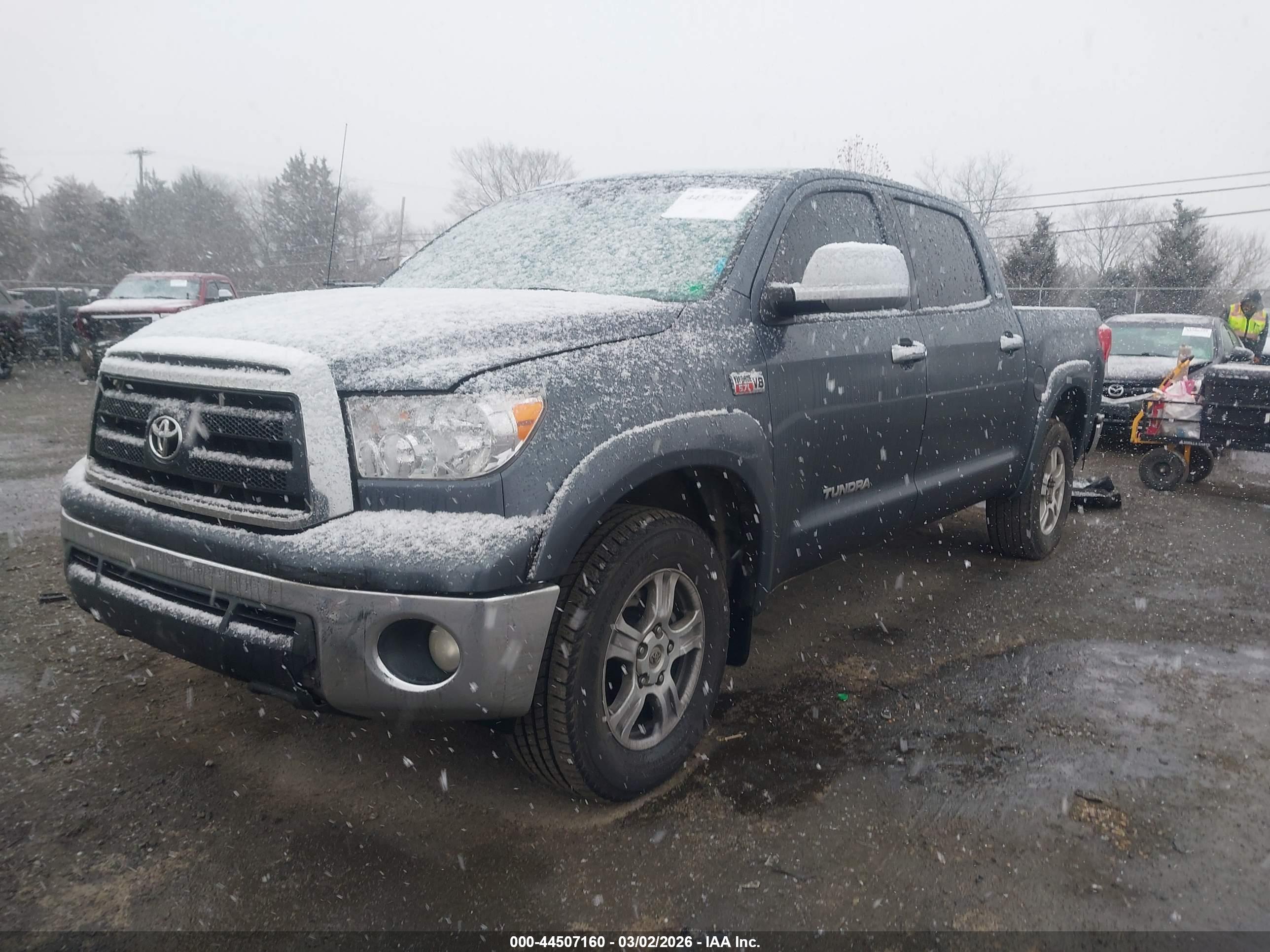 TOYOTA TUNDRA image 2