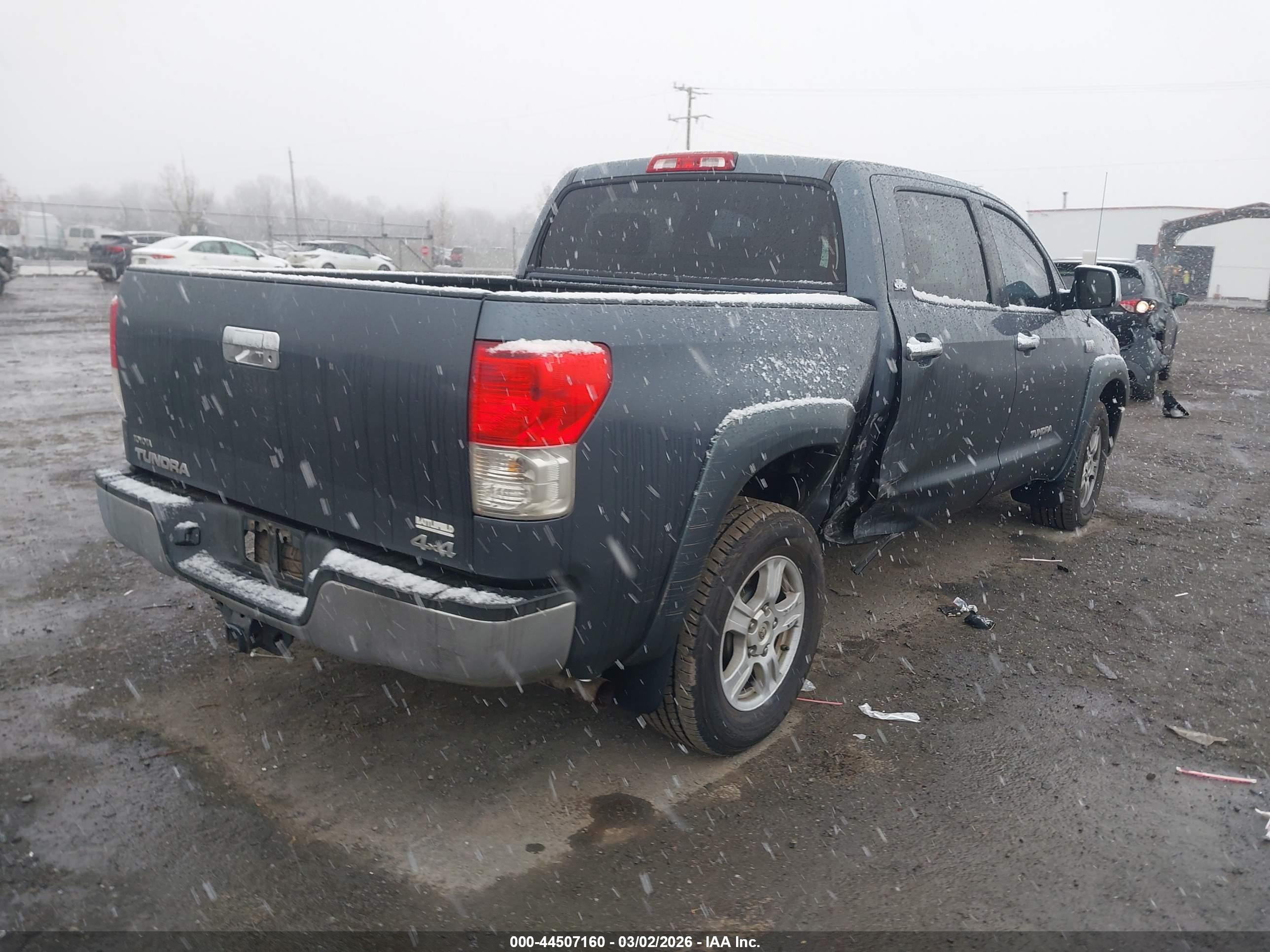 TOYOTA TUNDRA image 4