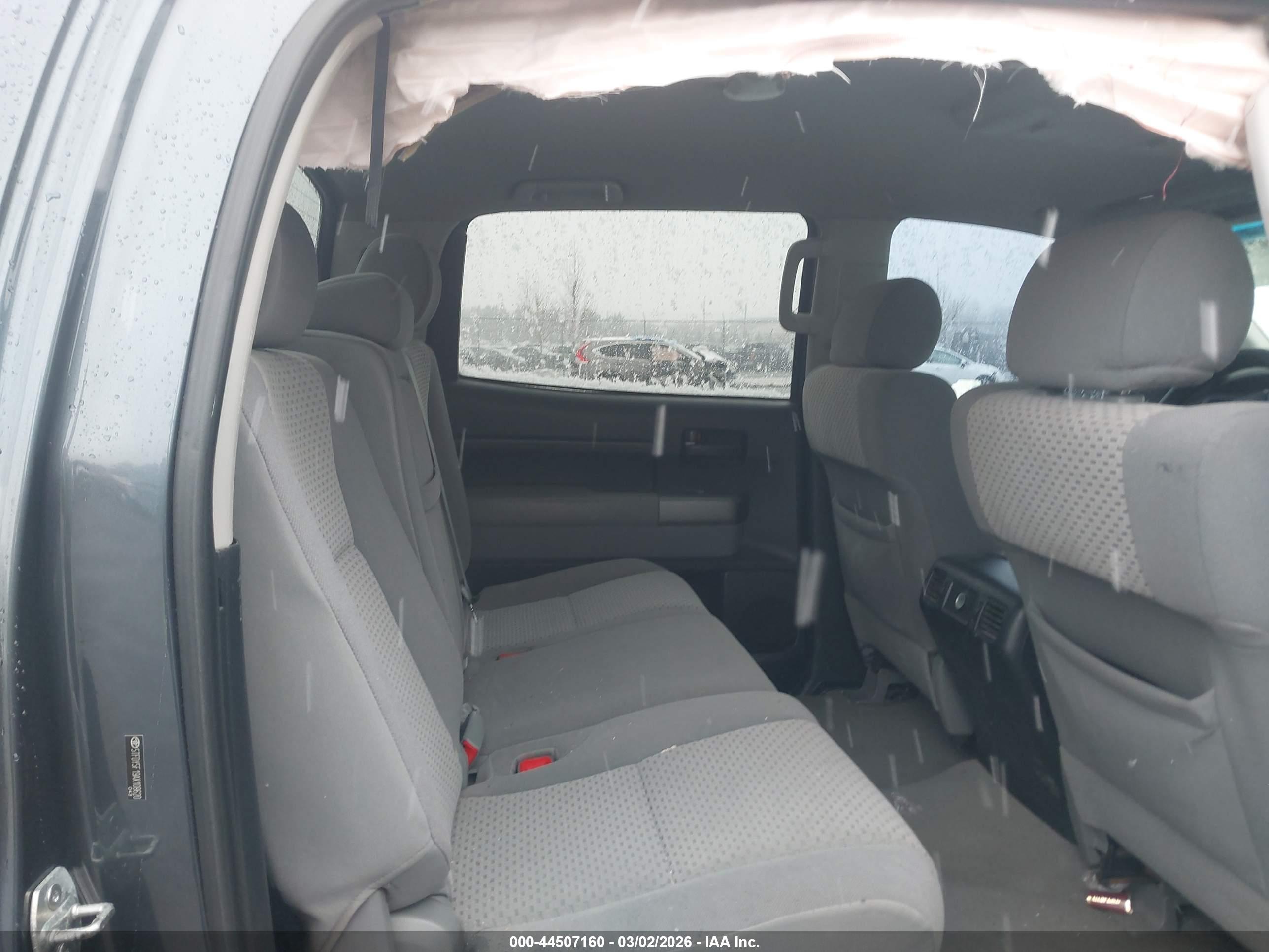 TOYOTA TUNDRA image 8