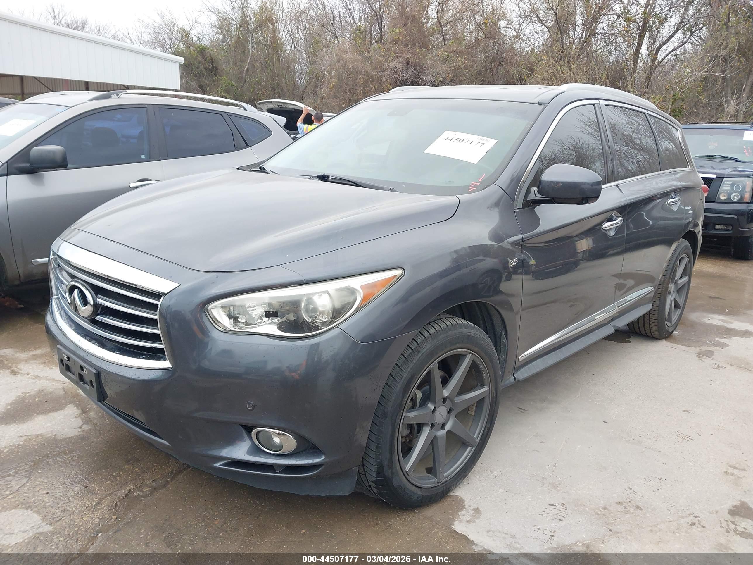 INFINITI QX60 image 2